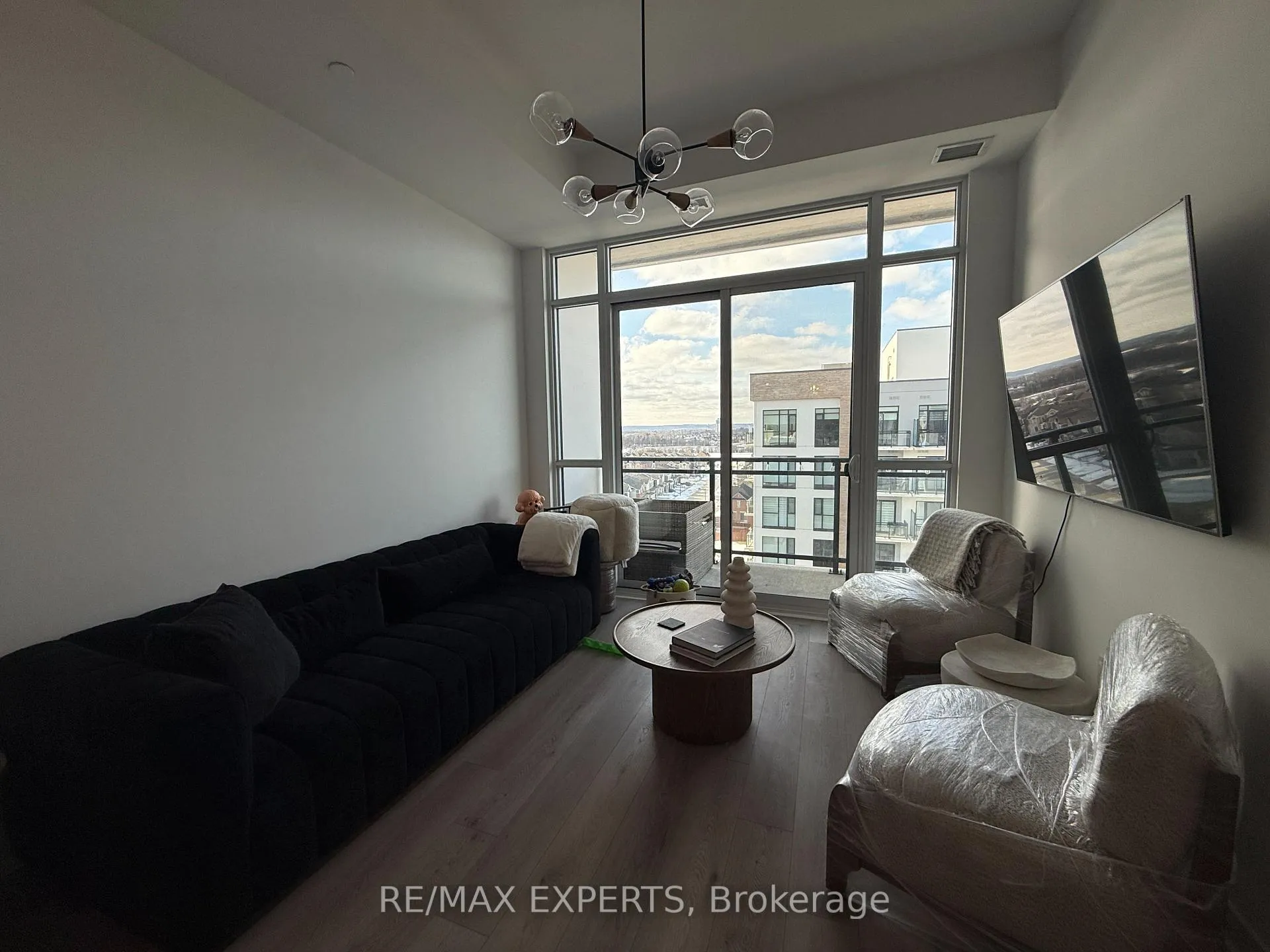 Photo 6 of Unit 806, 760 Whitlock Avenue, Milton, Cobban — HOMEH