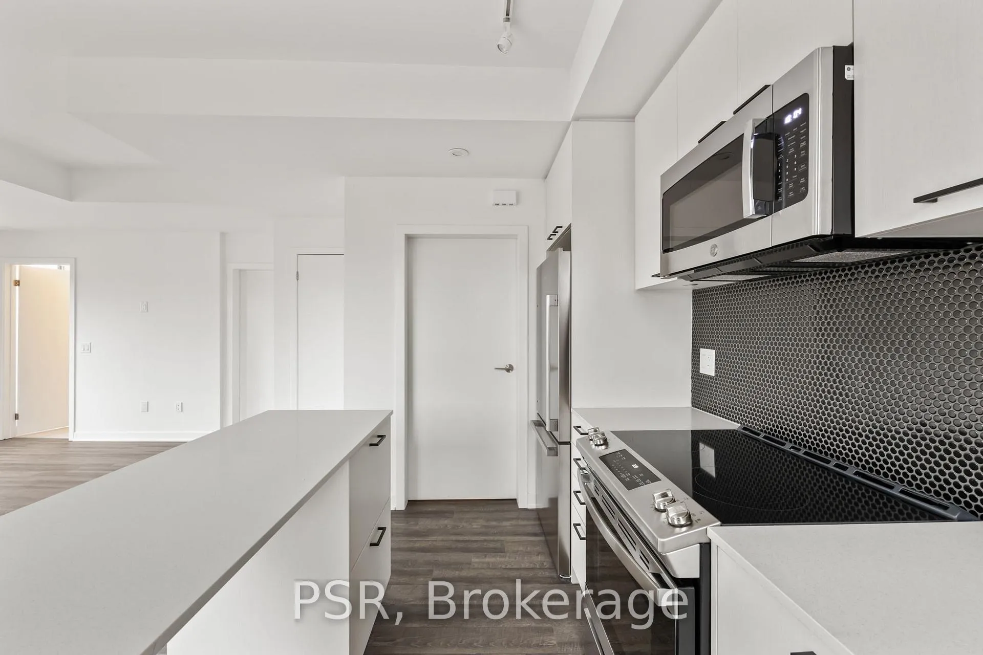 Photo 3 of Unit TH13, 40 Ed Clark Gardens Boulevard, Toronto, Weston-Pellam Park — HOMEH