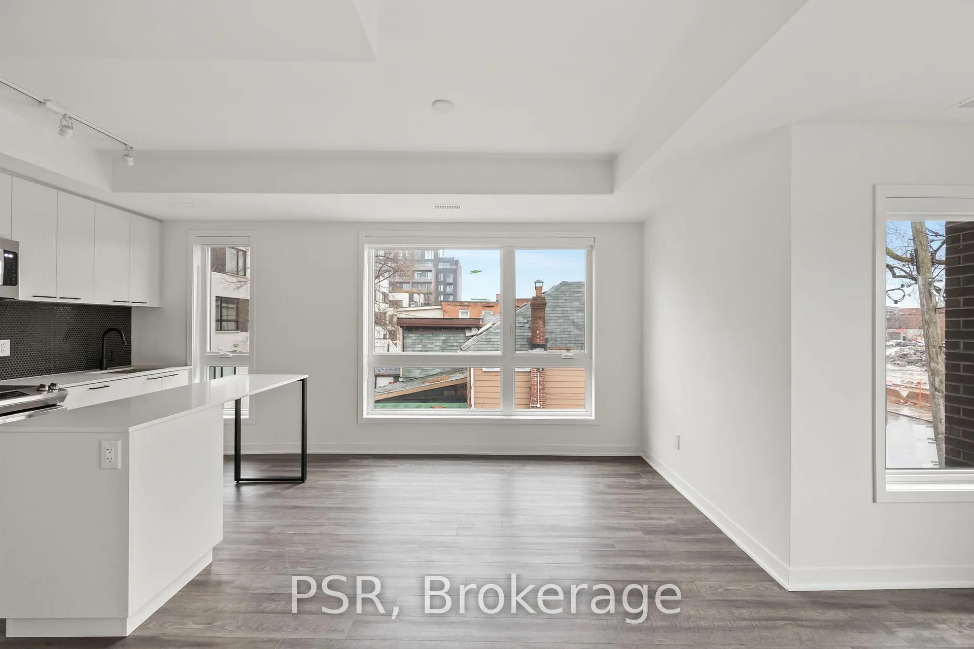 Photo 7 of Unit TH13, 40 Ed Clark Gardens Boulevard, Toronto, Weston-Pellam Park — HOMEH
