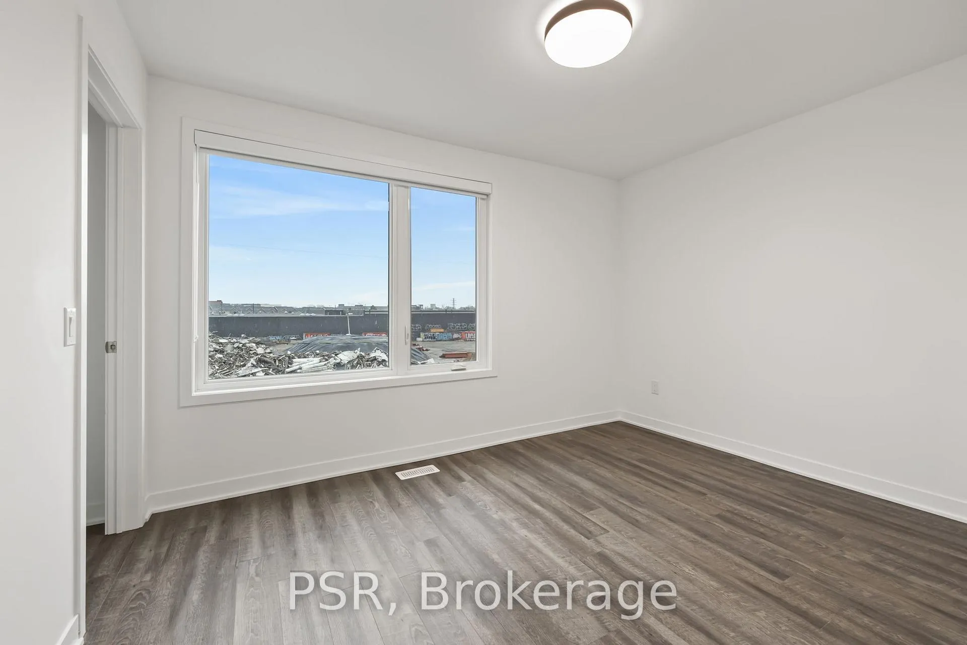 Photo 13 of Unit TH13, 40 Ed Clark Gardens Boulevard, Toronto, Weston-Pellam Park — HOMEH