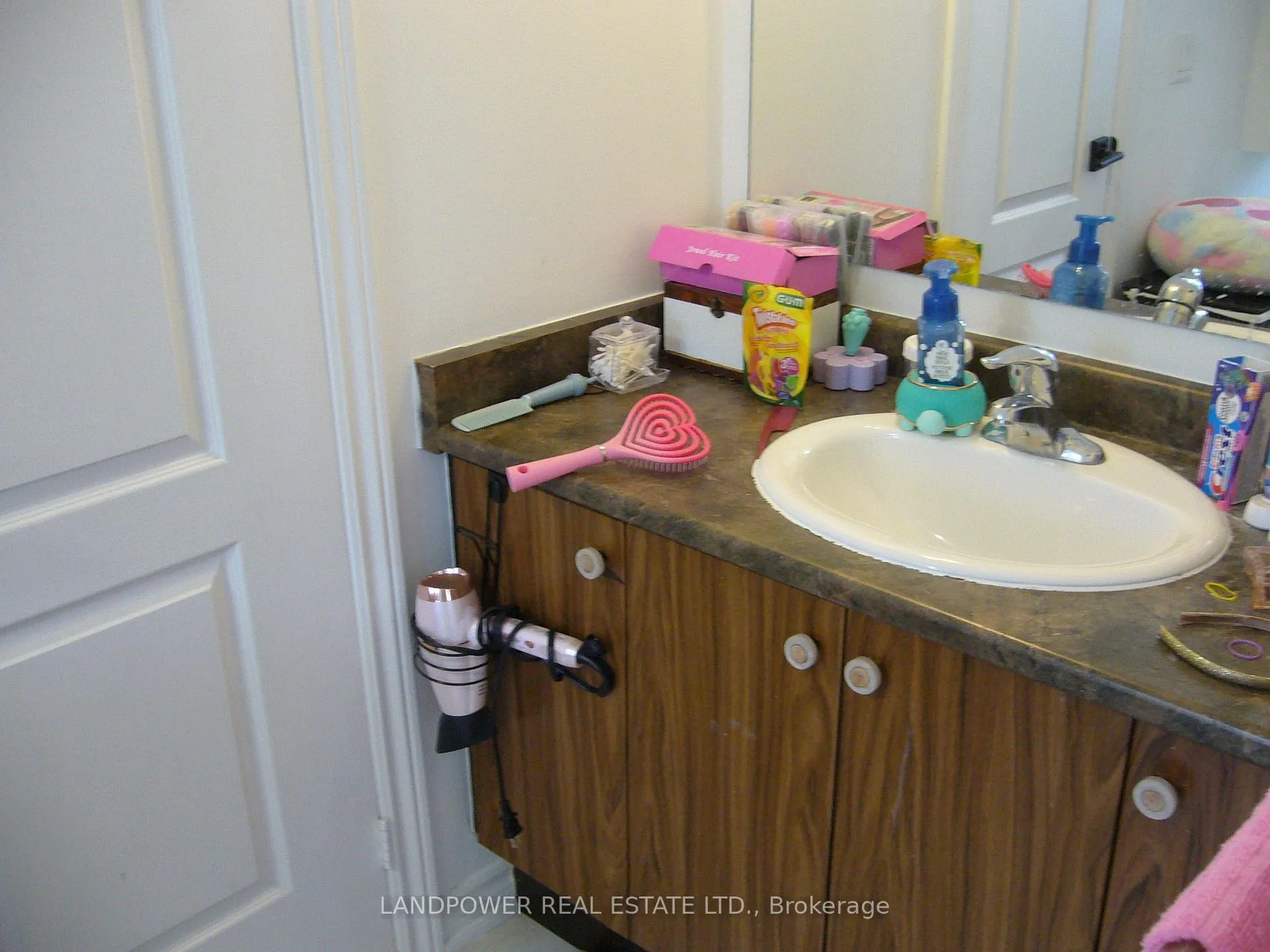 Photo 18 of 24 Hammersly Boulevard, Markham, Wismer — HOMEH