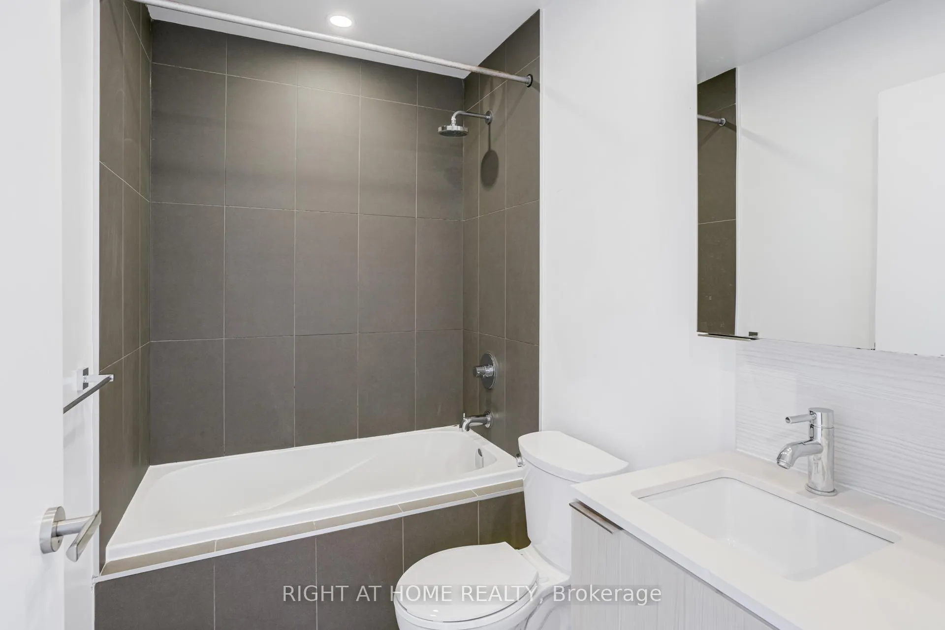 Photo 34 of Unit 2213, 55 Regent Park Boulevard, Toronto, Regent Park — HOMEH