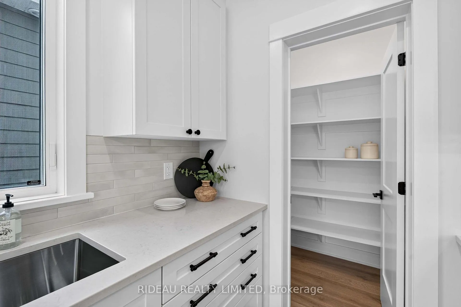 Photo 13 of 126 Hearthside Drive, Westport — HOMEH