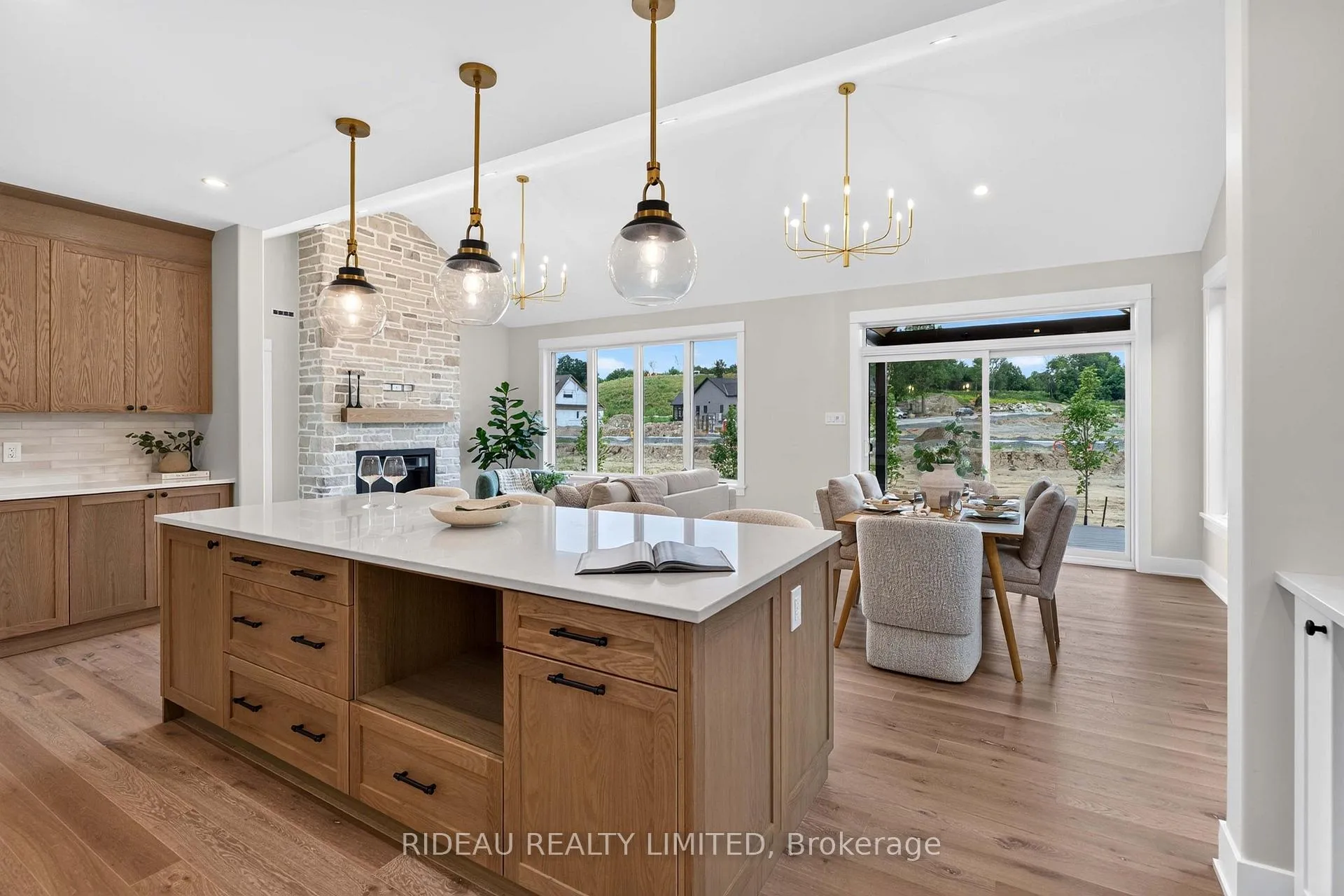Photo 14 of 126 Hearthside Drive, Westport — HOMEH