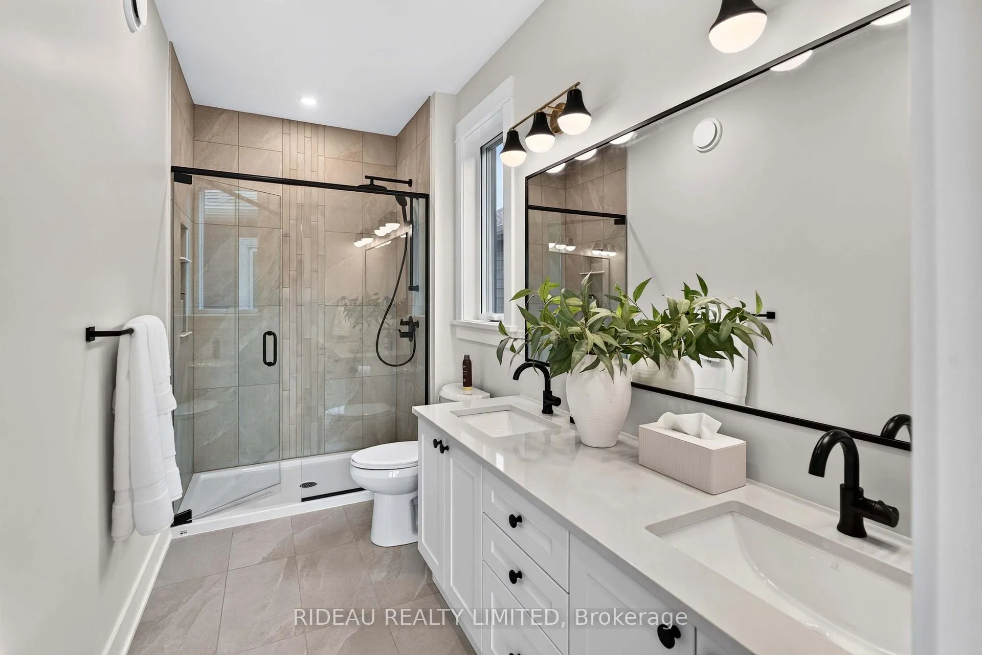 Photo 27 of 126 Hearthside Drive, Westport — HOMEH