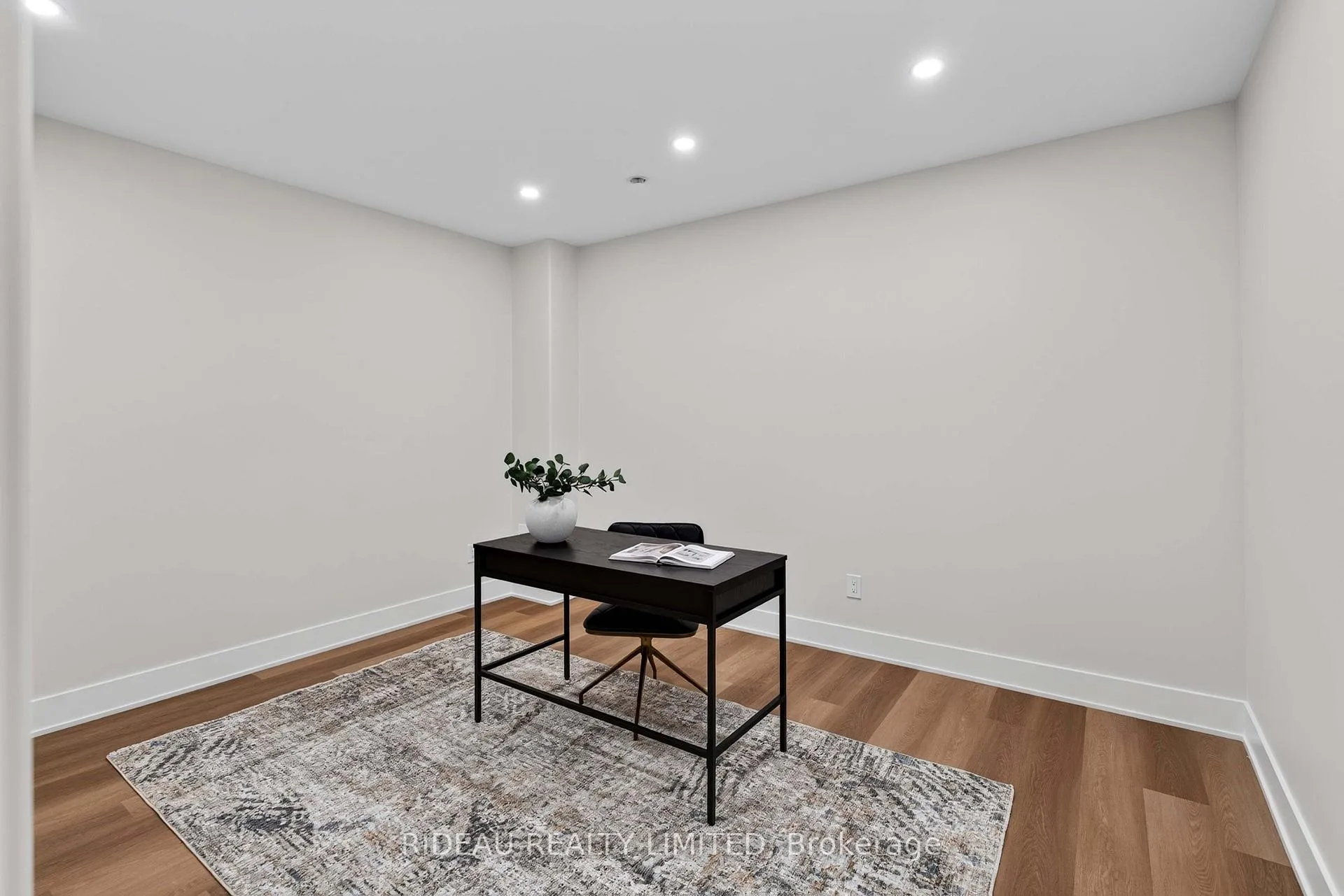 Photo 33 of 126 Hearthside Drive, Westport — HOMEH