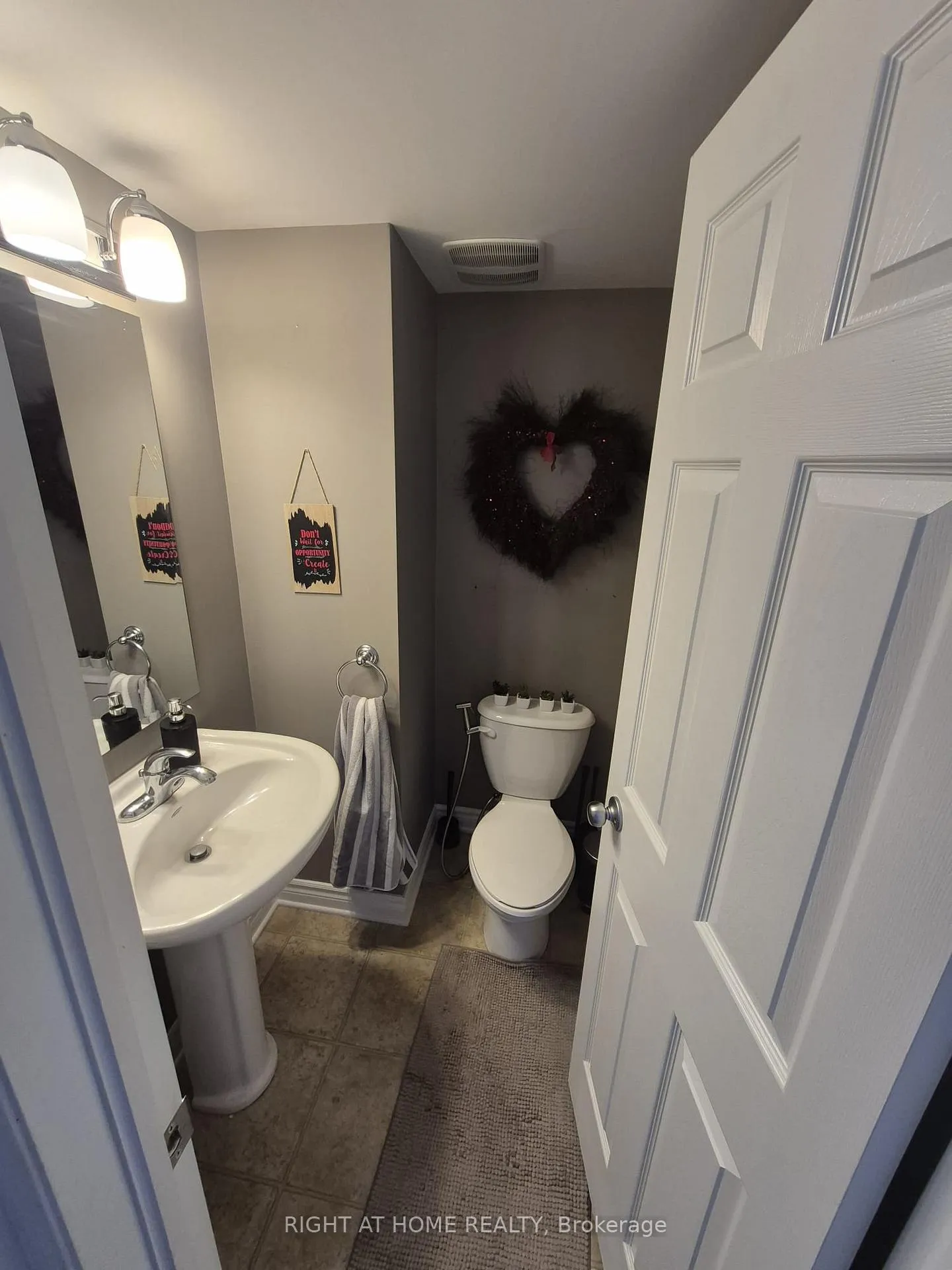 Photo 8 of Unit 26, 2370 Esprit Drive, Ottawa, Avalon East — HOMEH