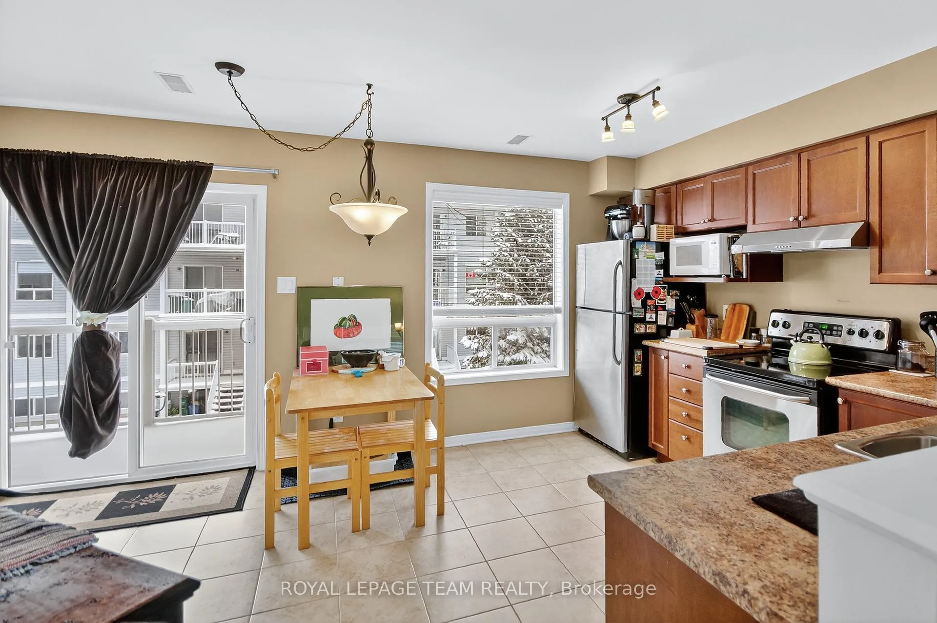 Photo 18 of 145 Wharhol Private, Ottawa, Westcliffe Estates — HOMEH