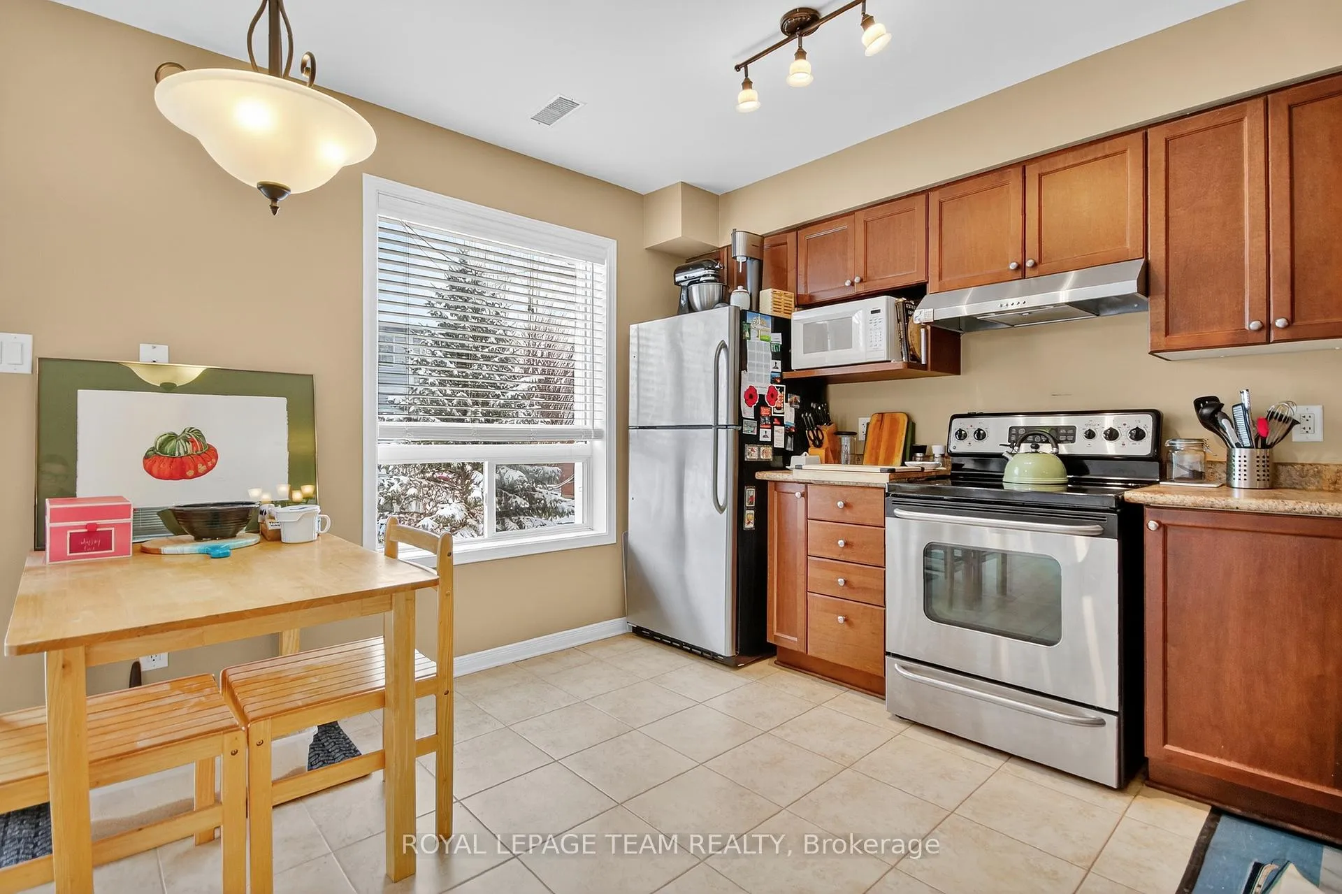 Photo 21 of 145 Wharhol Private, Ottawa, Westcliffe Estates — HOMEH