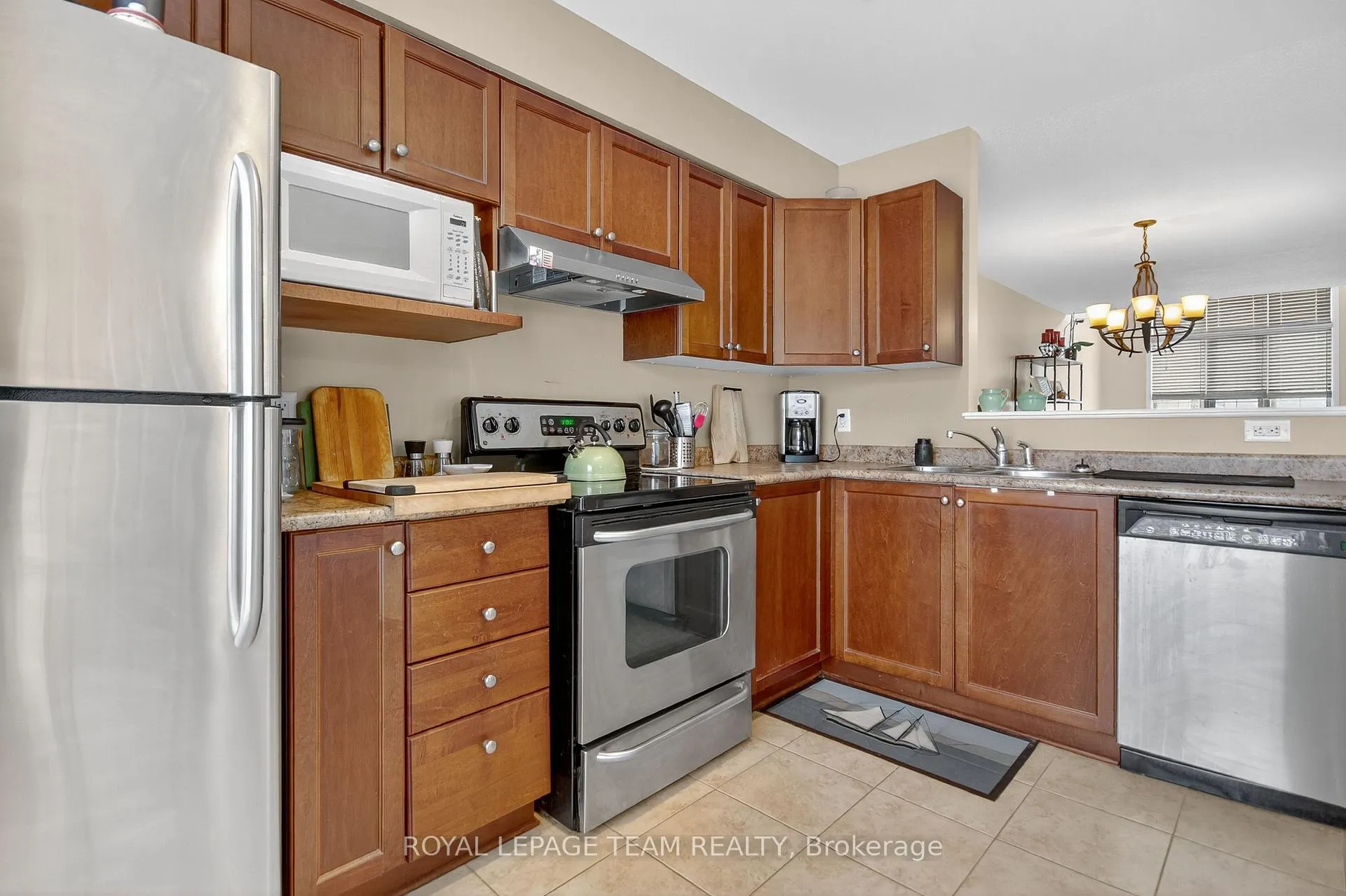 Photo 25 of 145 Wharhol Private, Ottawa, Westcliffe Estates — HOMEH
