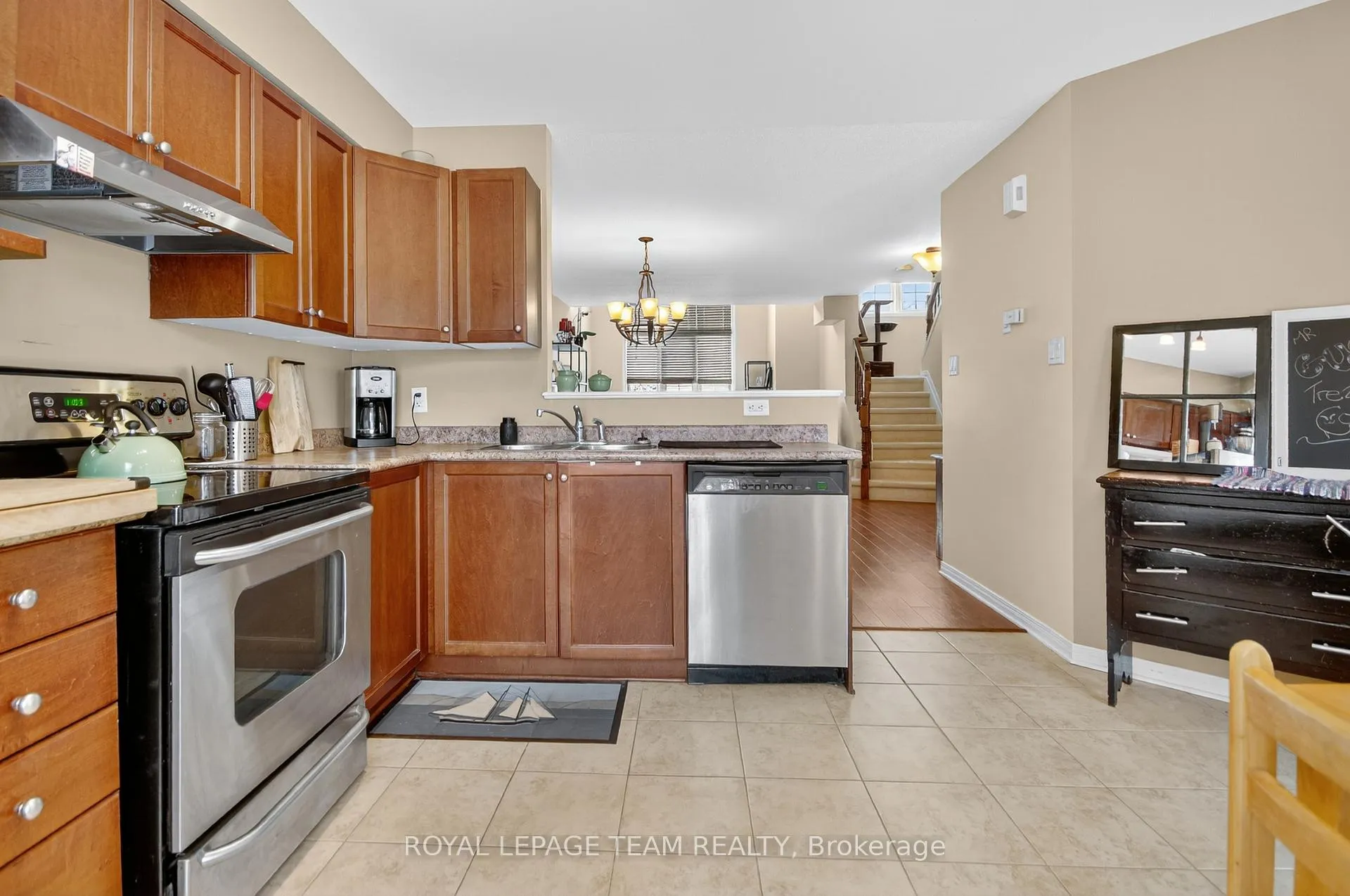 Photo 26 of 145 Wharhol Private, Ottawa, Westcliffe Estates — HOMEH