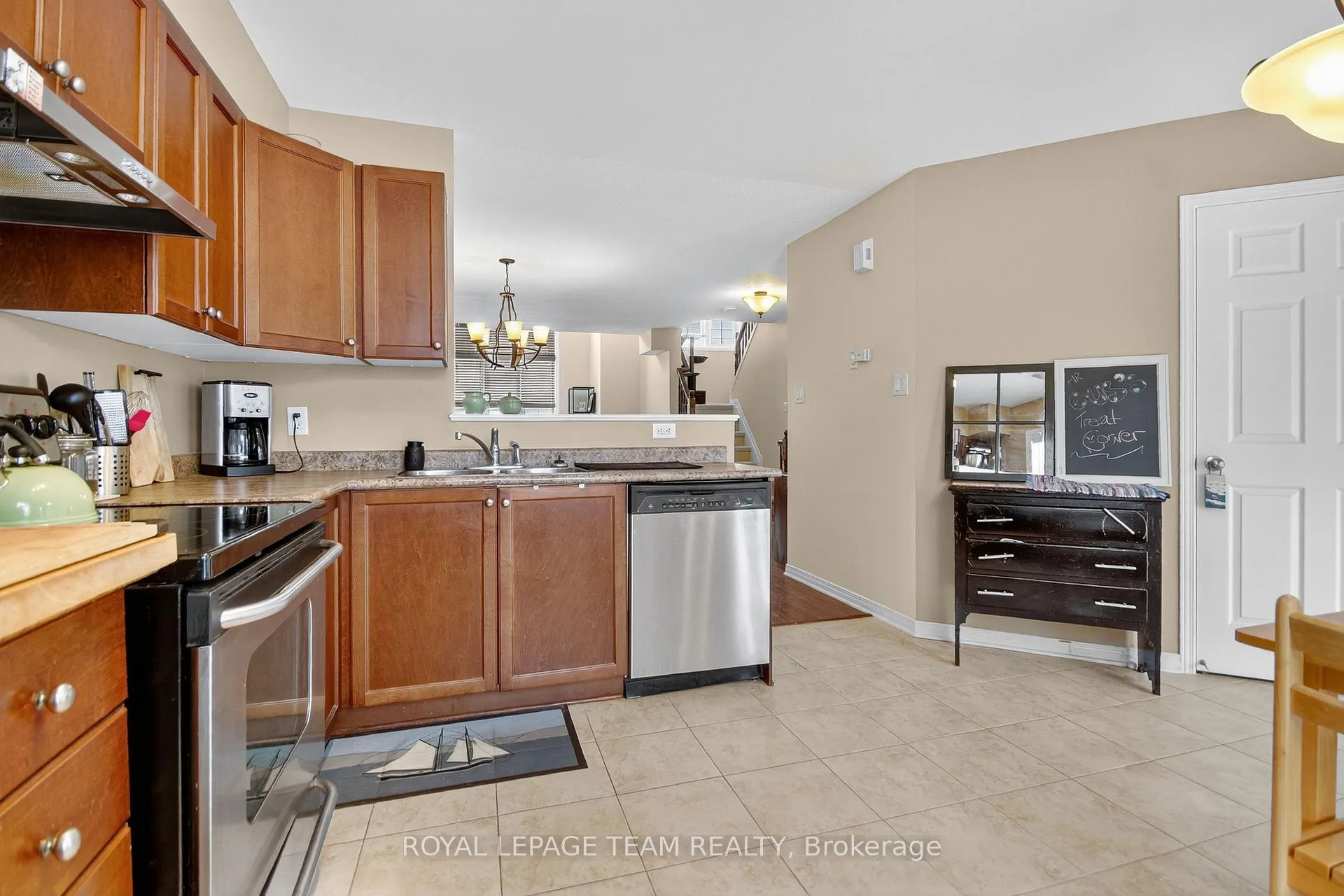 Photo 27 of 145 Wharhol Private, Ottawa, Westcliffe Estates — HOMEH