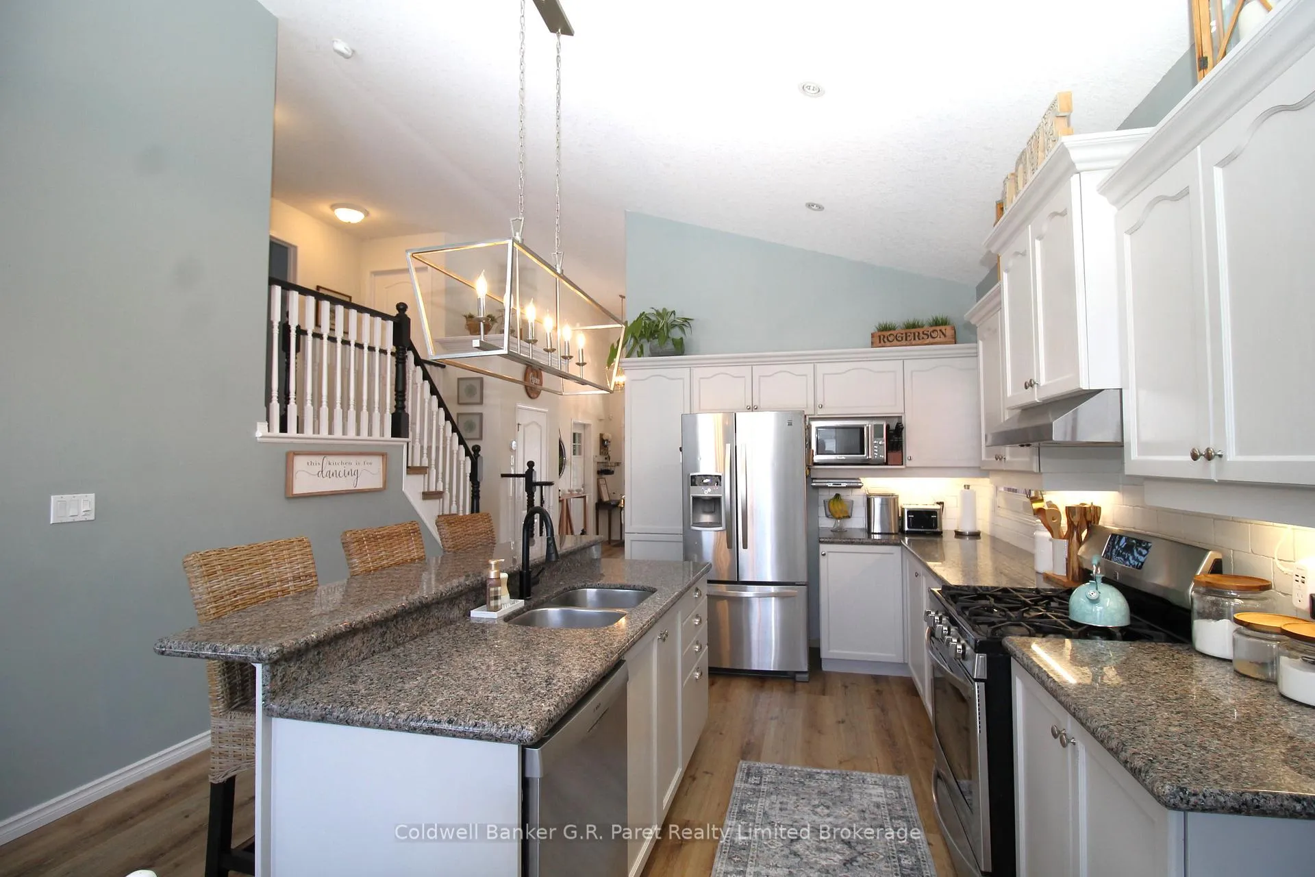 Photo 11 of 32 Macdonald Crescent, Brantford — HOMEH