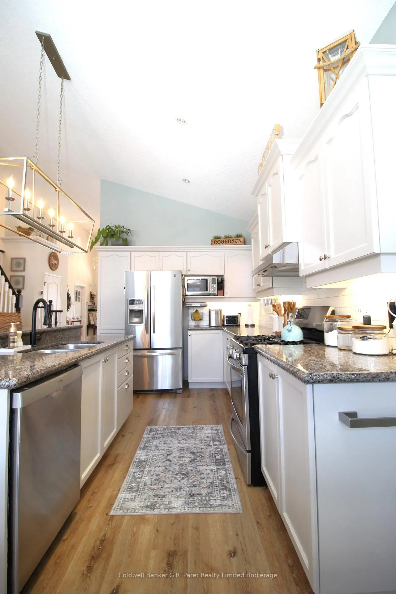 Photo 12 of 32 Macdonald Crescent, Brantford — HOMEH
