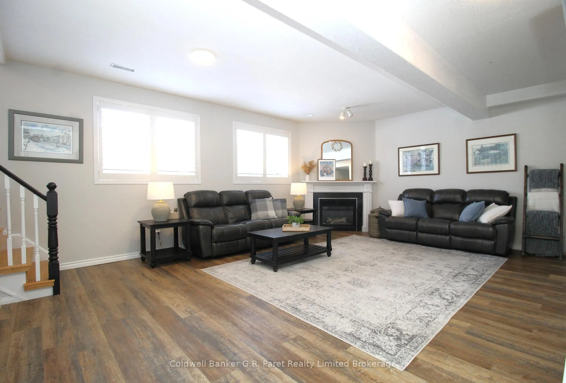 Photo 15 of 32 Macdonald Crescent, Brantford — HOMEH