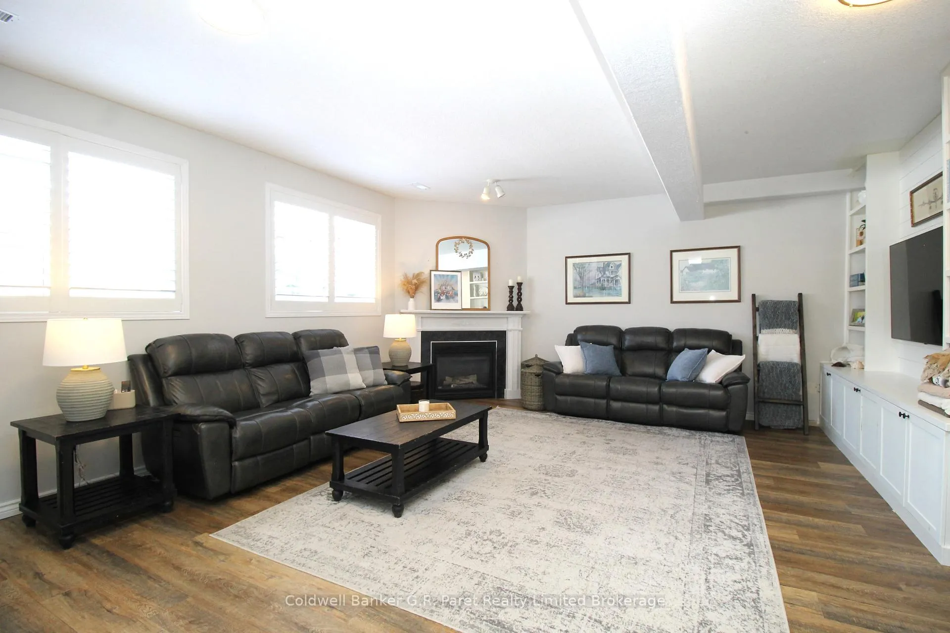 Photo 16 of 32 Macdonald Crescent, Brantford — HOMEH