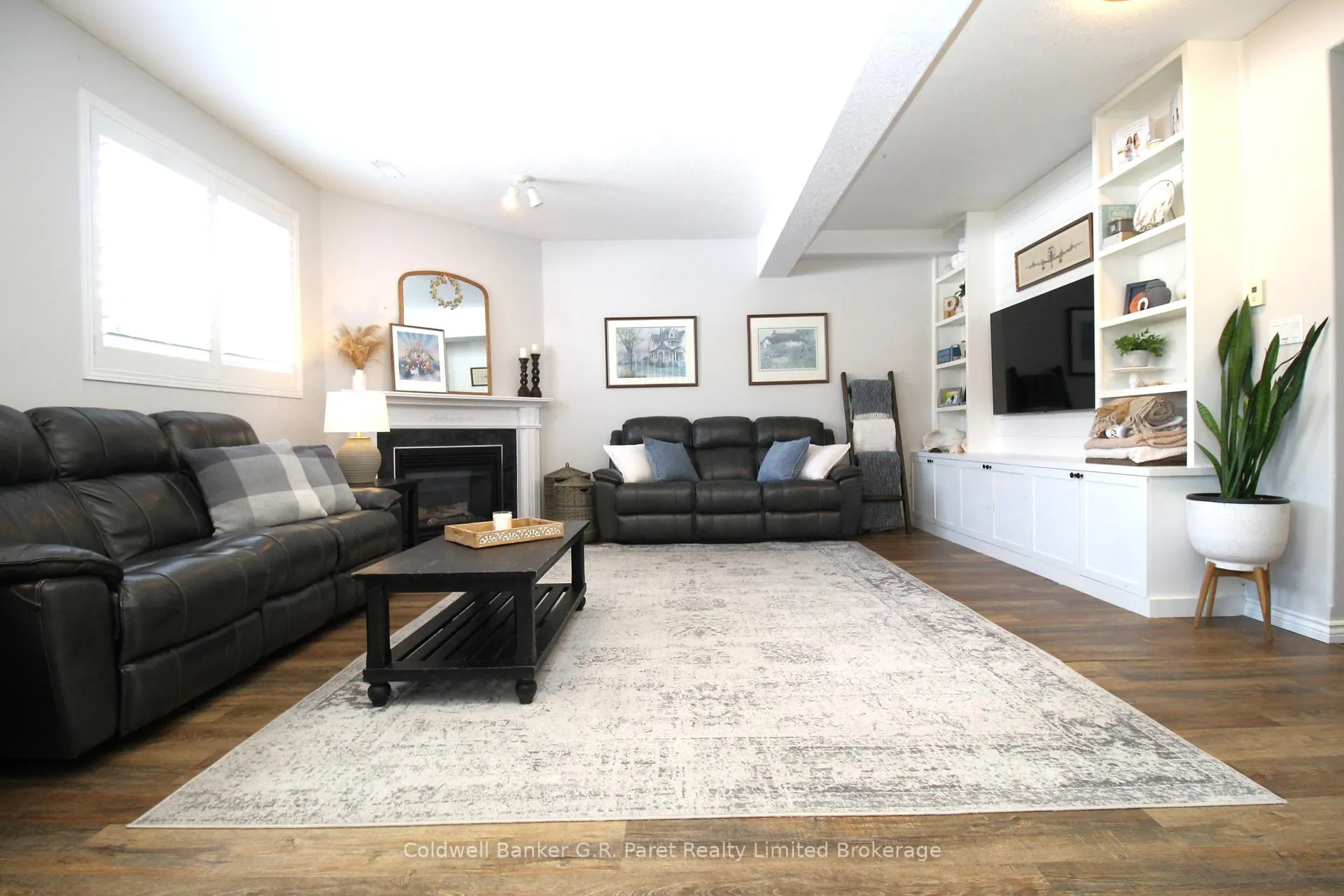 Photo 17 of 32 Macdonald Crescent, Brantford — HOMEH