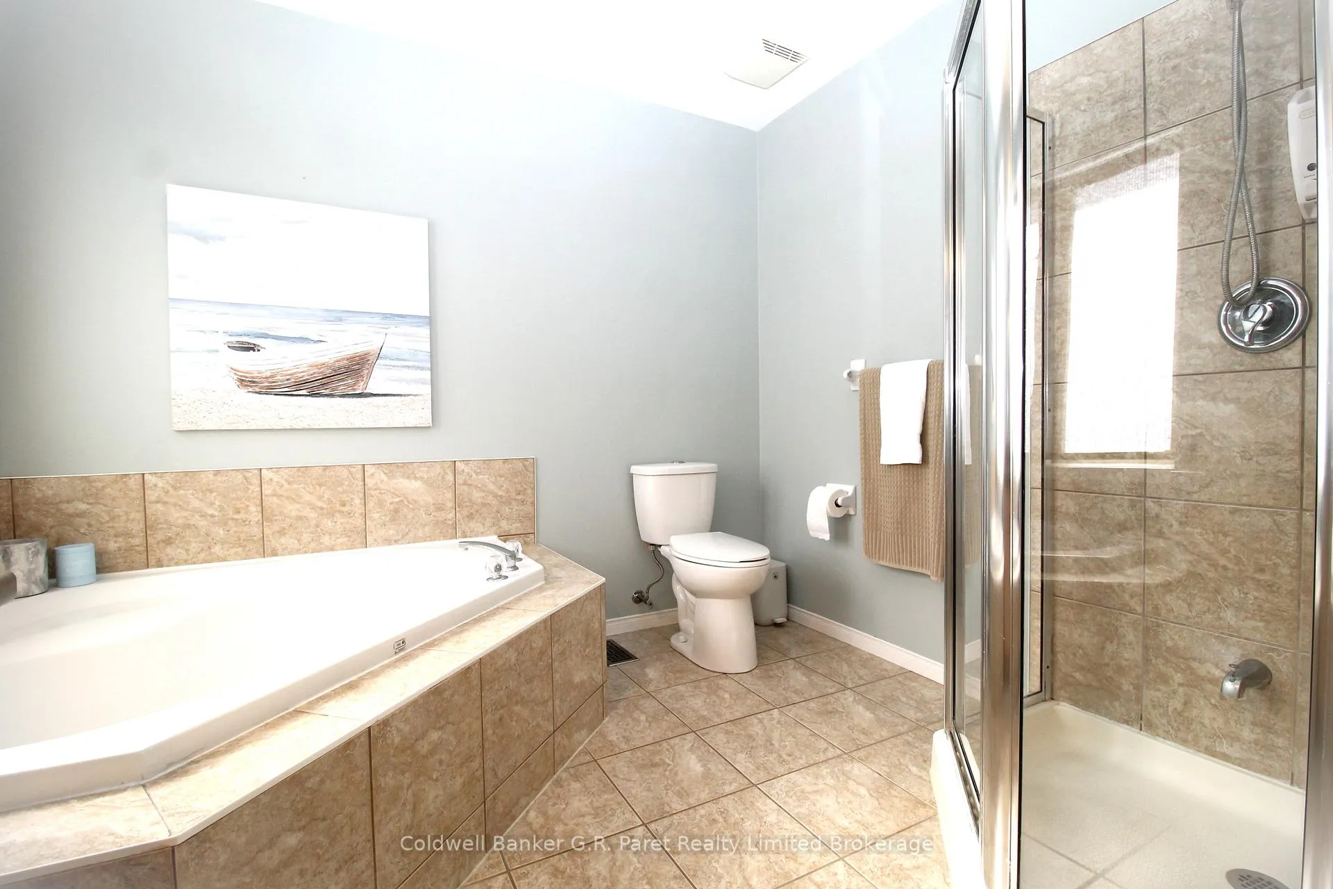 Photo 23 of 32 Macdonald Crescent, Brantford — HOMEH