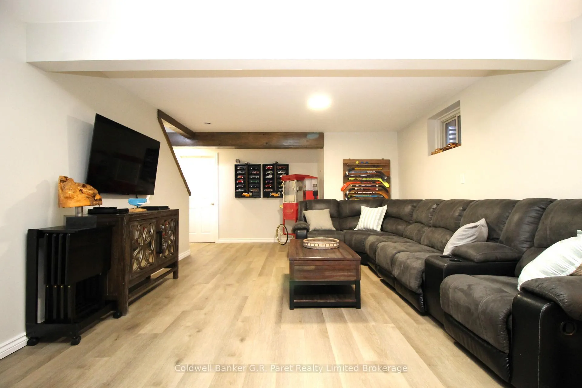 Photo 26 of 32 Macdonald Crescent, Brantford — HOMEH