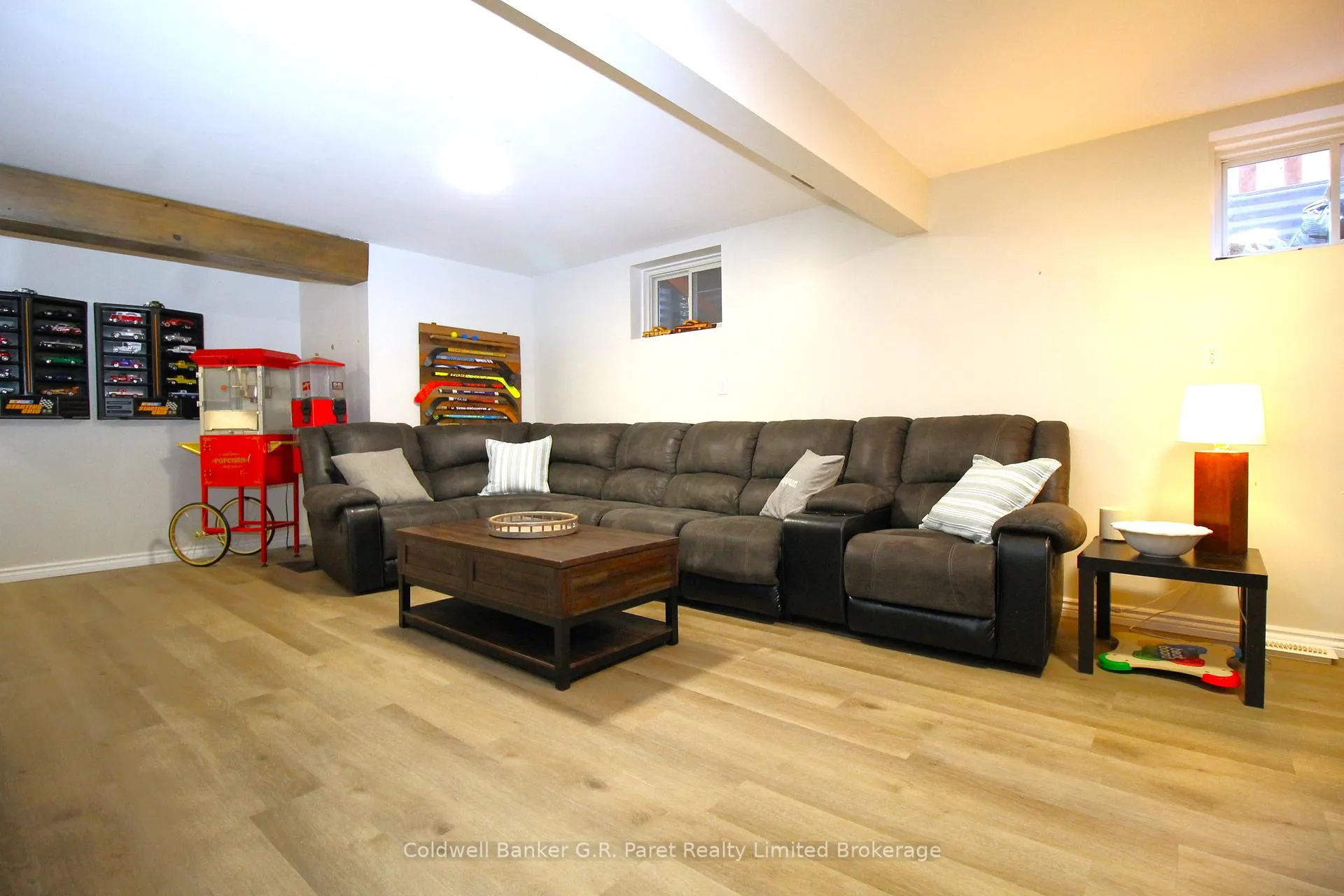 Photo 27 of 32 Macdonald Crescent, Brantford — HOMEH