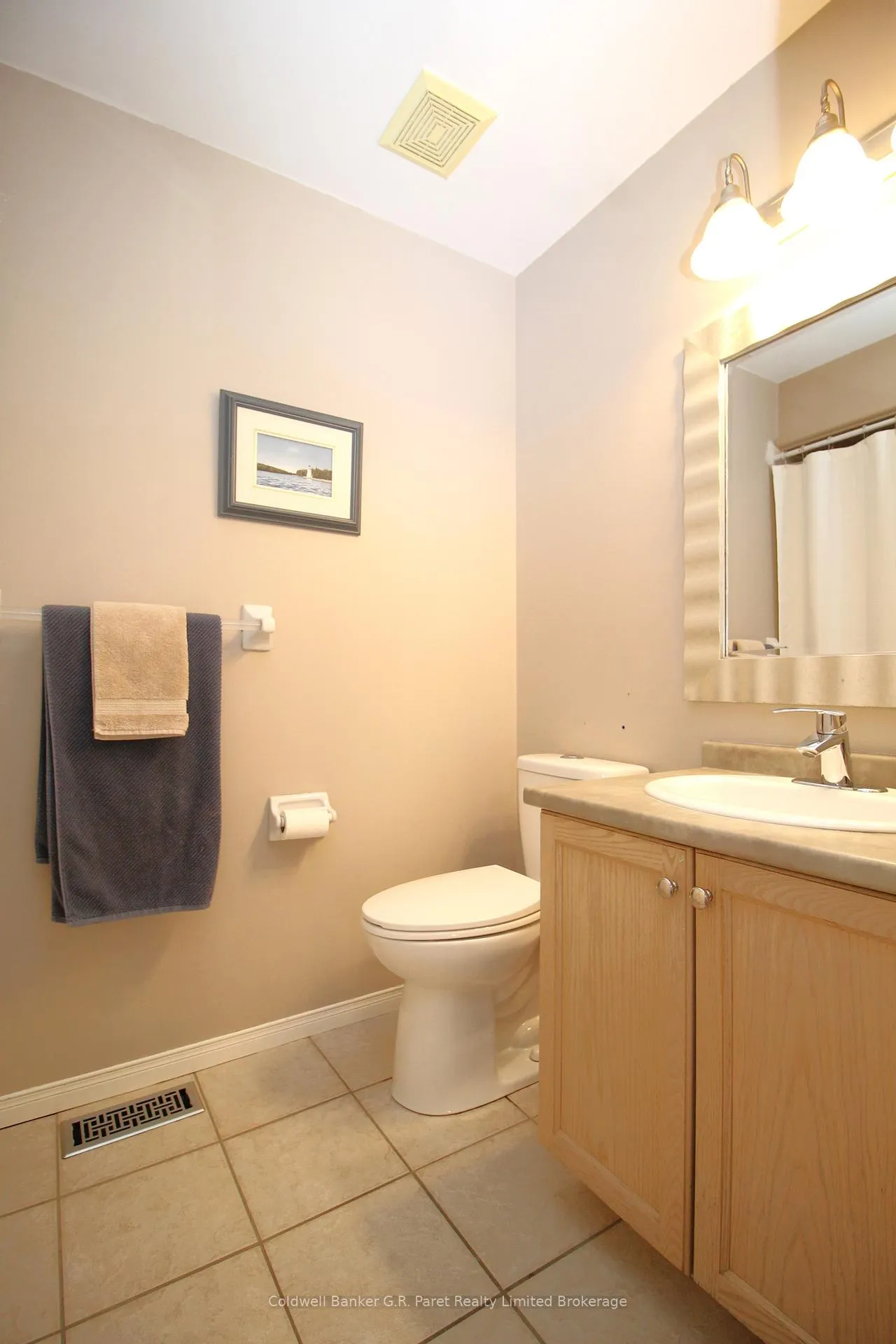 Photo 30 of 32 Macdonald Crescent, Brantford — HOMEH
