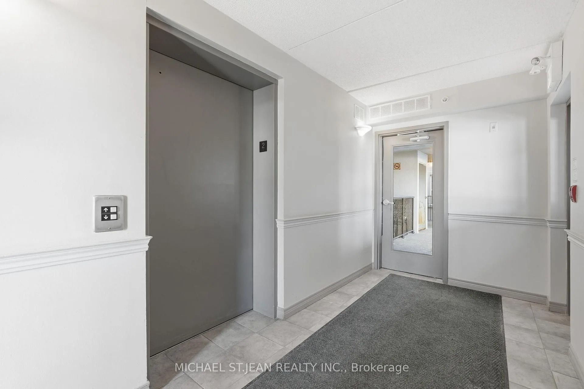 Photo 4 of Unit 213, 1411 Walker's Line, Burlington, Tansley — HOMEH