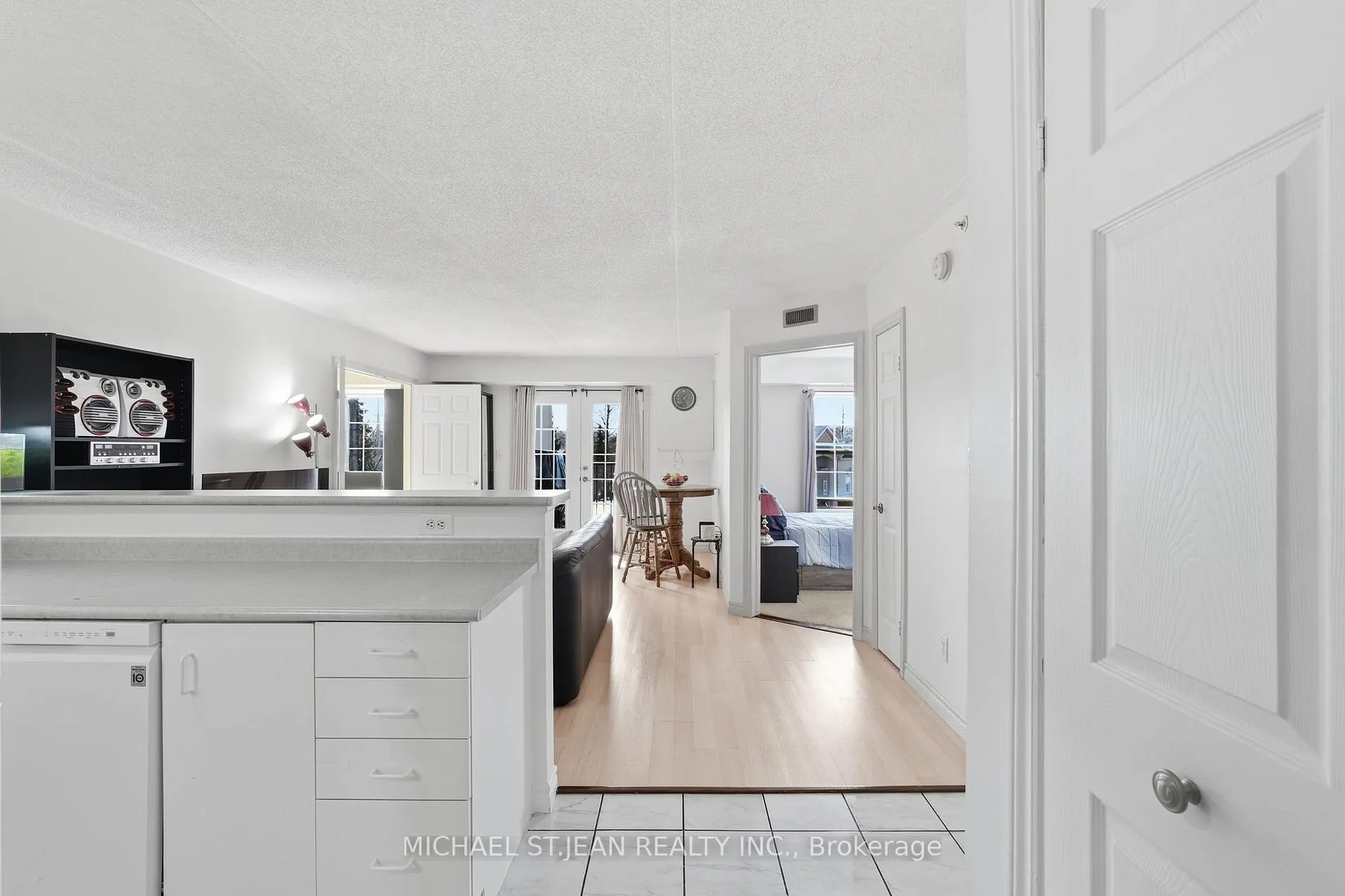 Photo 7 of Unit 213, 1411 Walker's Line, Burlington, Tansley — HOMEH