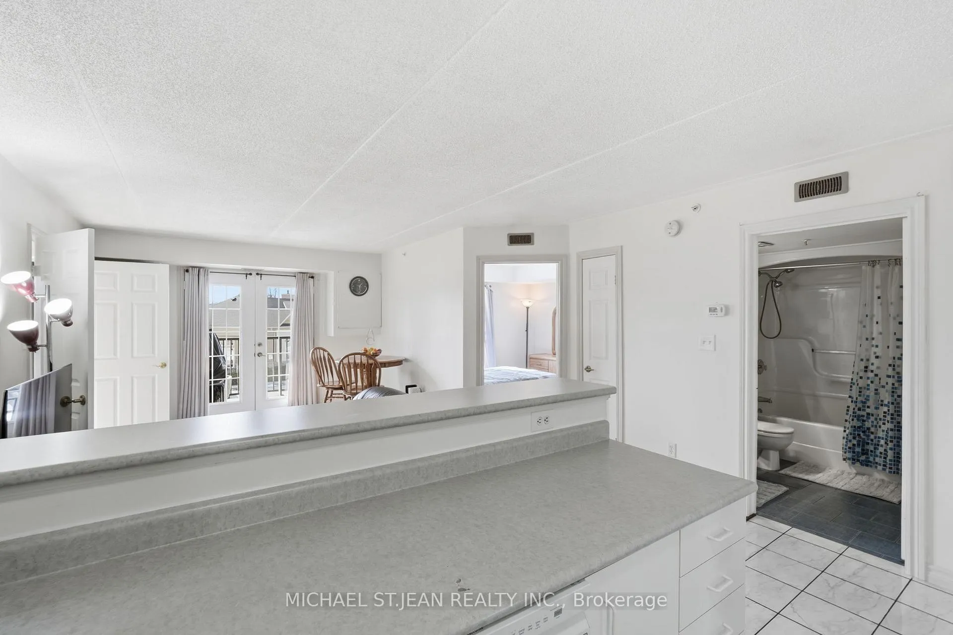 Photo 10 of Unit 213, 1411 Walker's Line, Burlington, Tansley — HOMEH