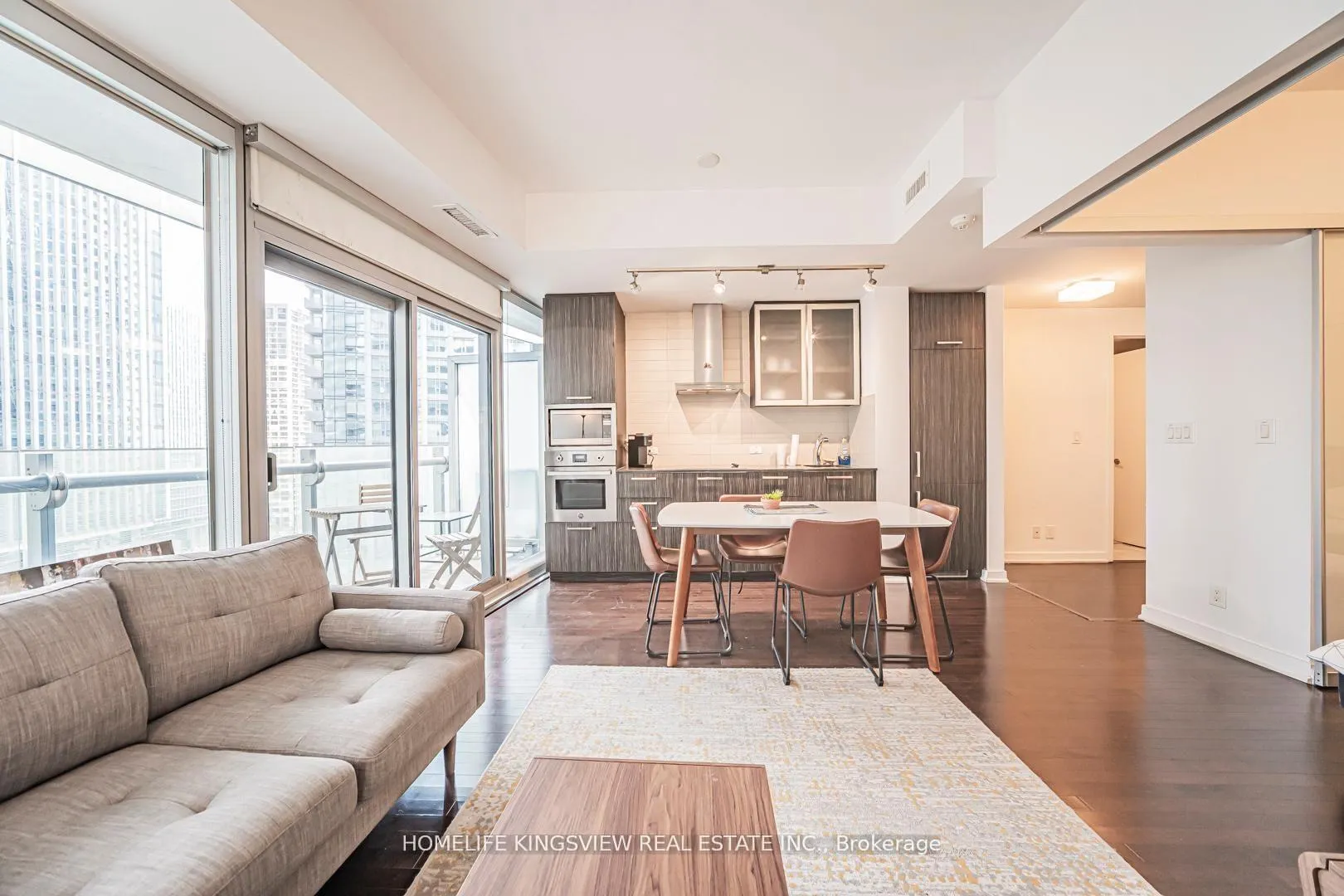 Photo 13 of Unit 1001, 12 York Street, Toronto, Waterfront Communities — HOMEH