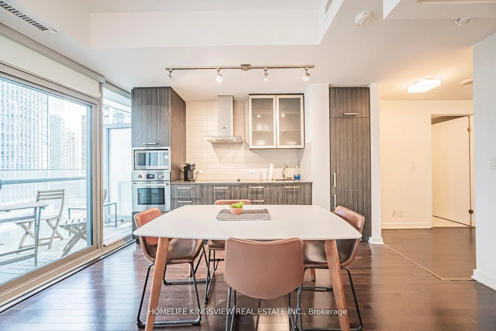 Photo 17 of Unit 1001, 12 York Street, Toronto, Waterfront Communities — HOMEH