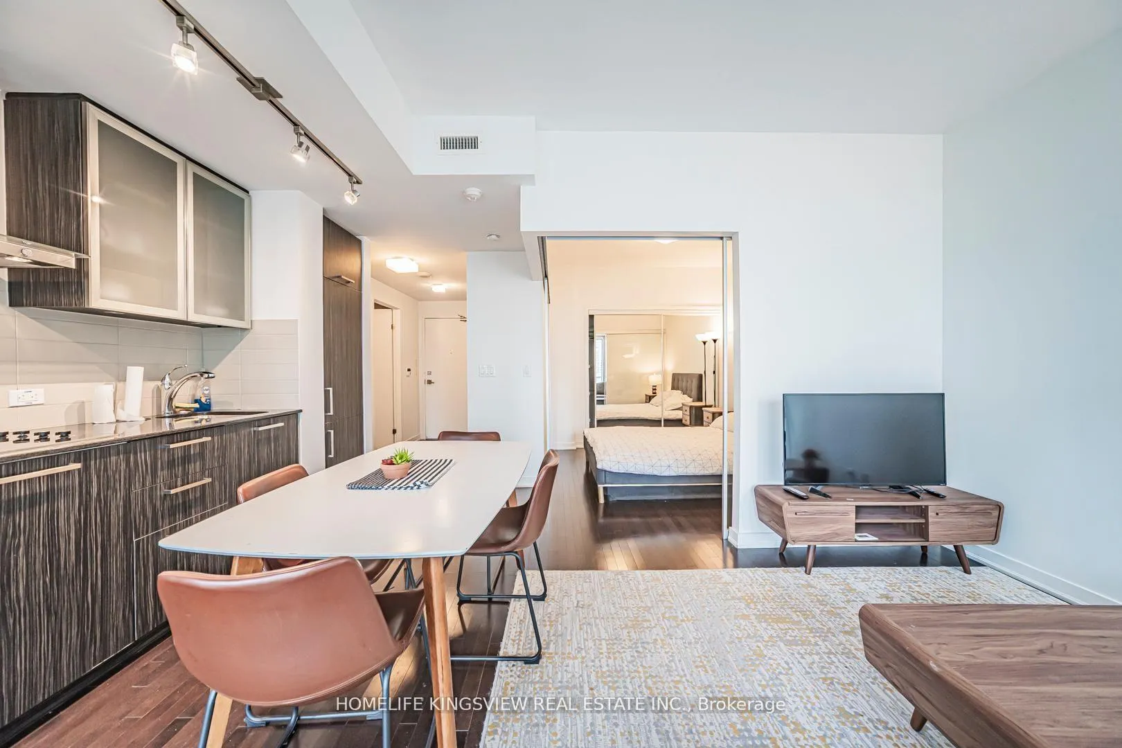 Photo 18 of Unit 1001, 12 York Street, Toronto, Waterfront Communities — HOMEH