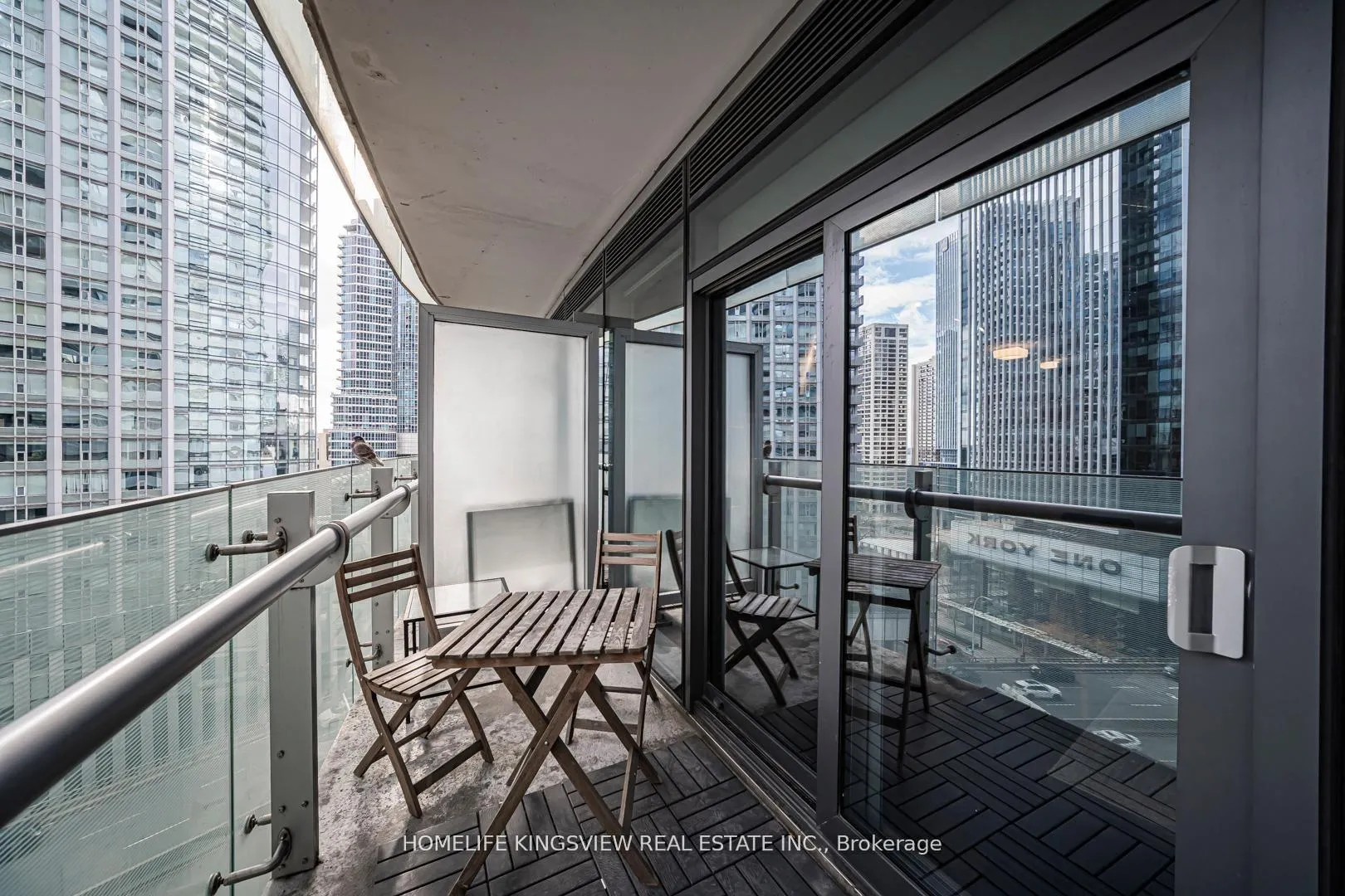 Photo 24 of Unit 1001, 12 York Street, Toronto, Waterfront Communities — HOMEH