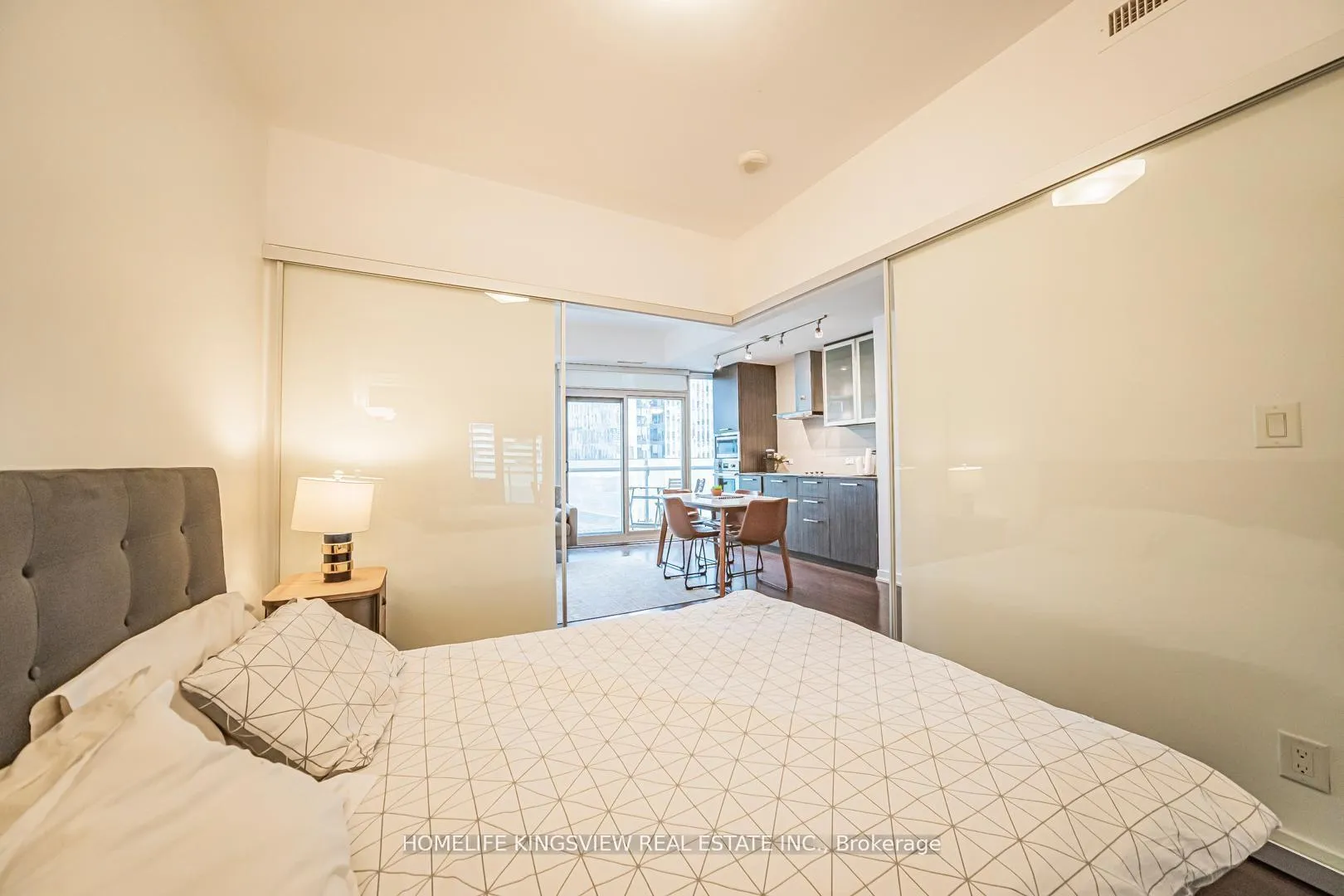 Photo 27 of Unit 1001, 12 York Street, Toronto, Waterfront Communities — HOMEH