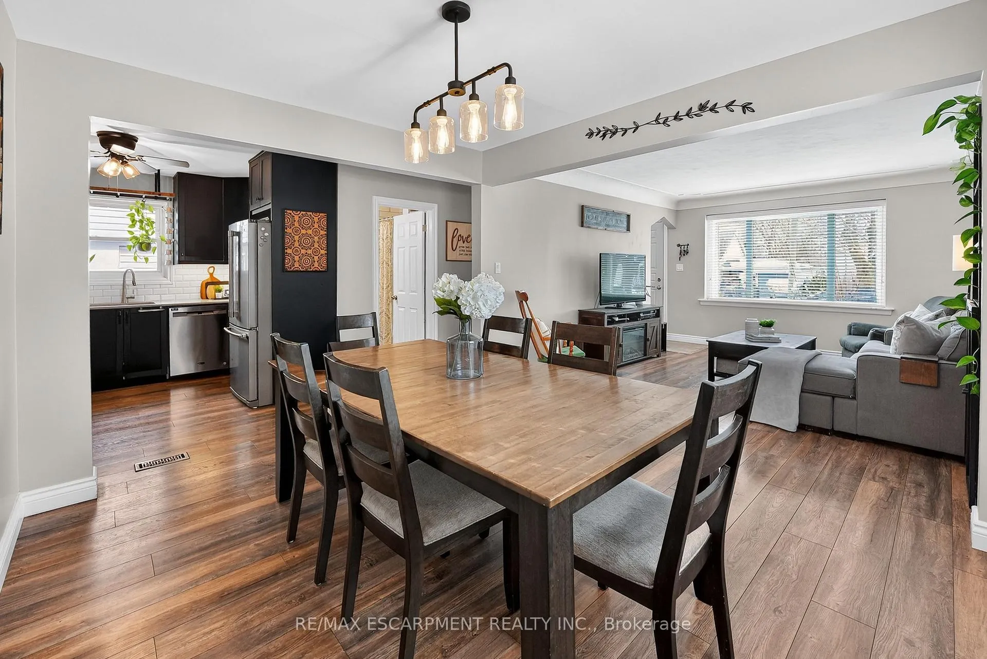 Photo 6 of 290 East 43rd Street, Hamilton, Hampton Heights — HOMEH