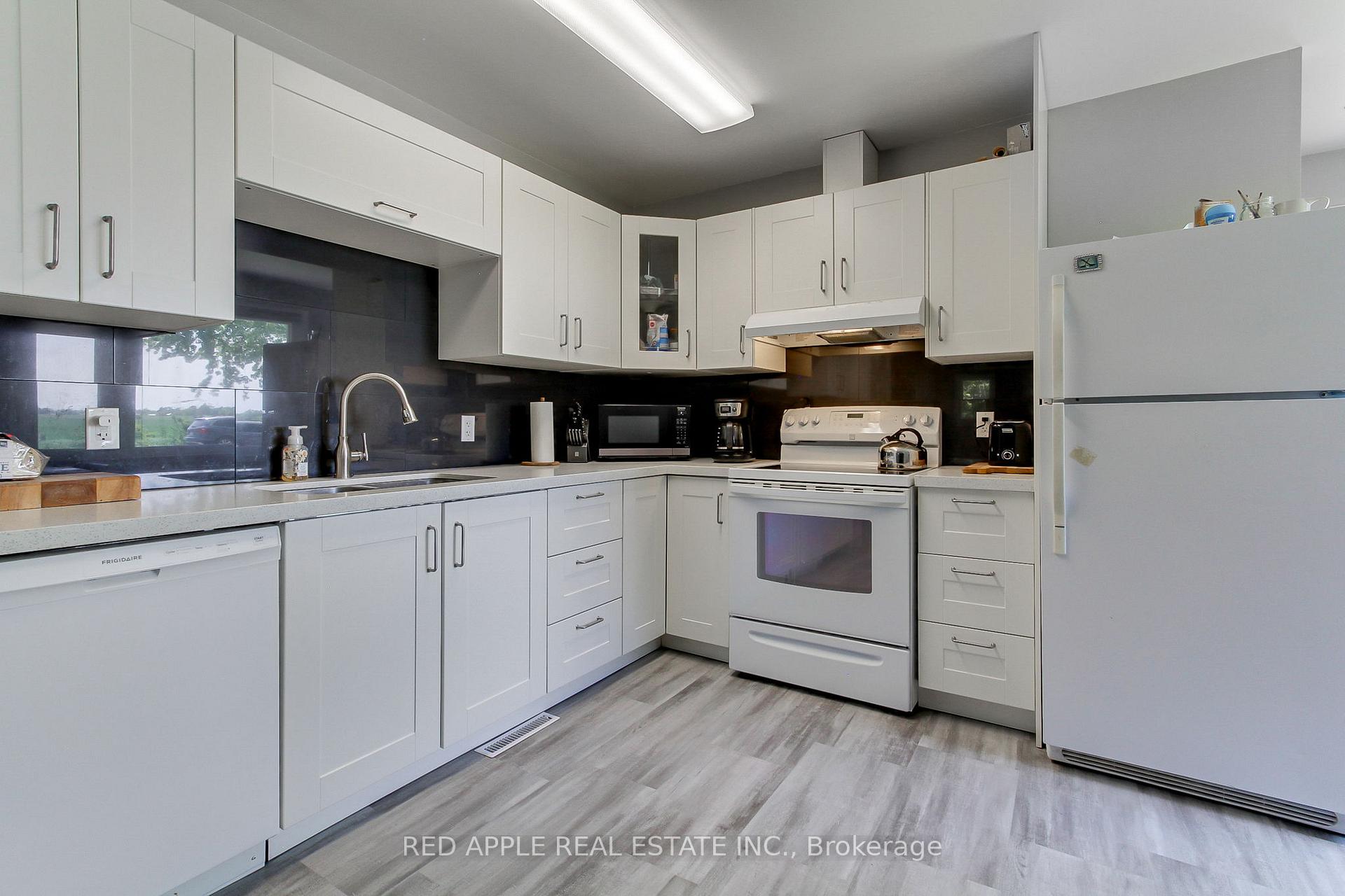 Photo 12 of 2330 Gilford Road, Innisfil, Gilford — HOMEH
