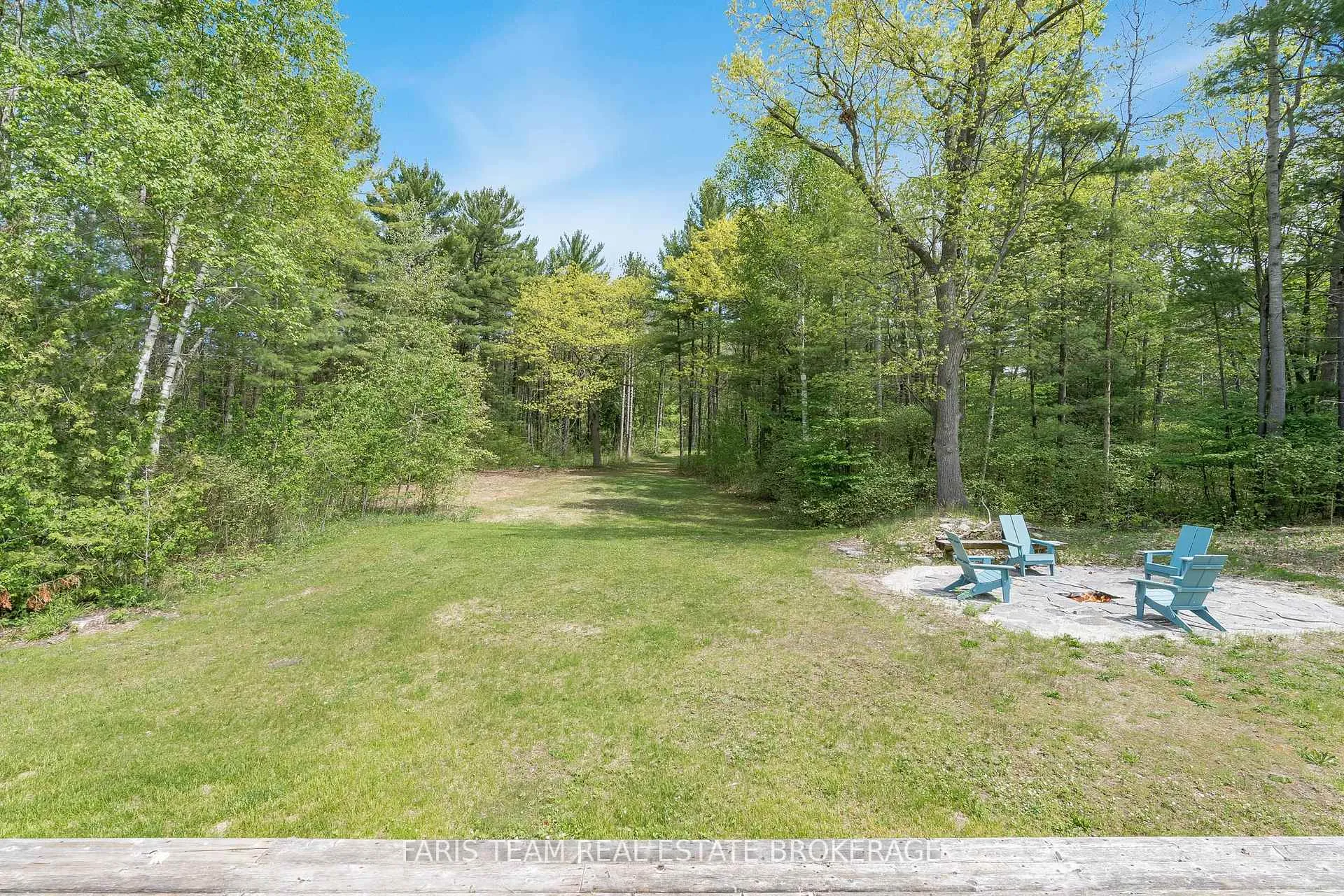 Photo 5 of 138 Knox Road E, Wasaga Beach — HOMEH