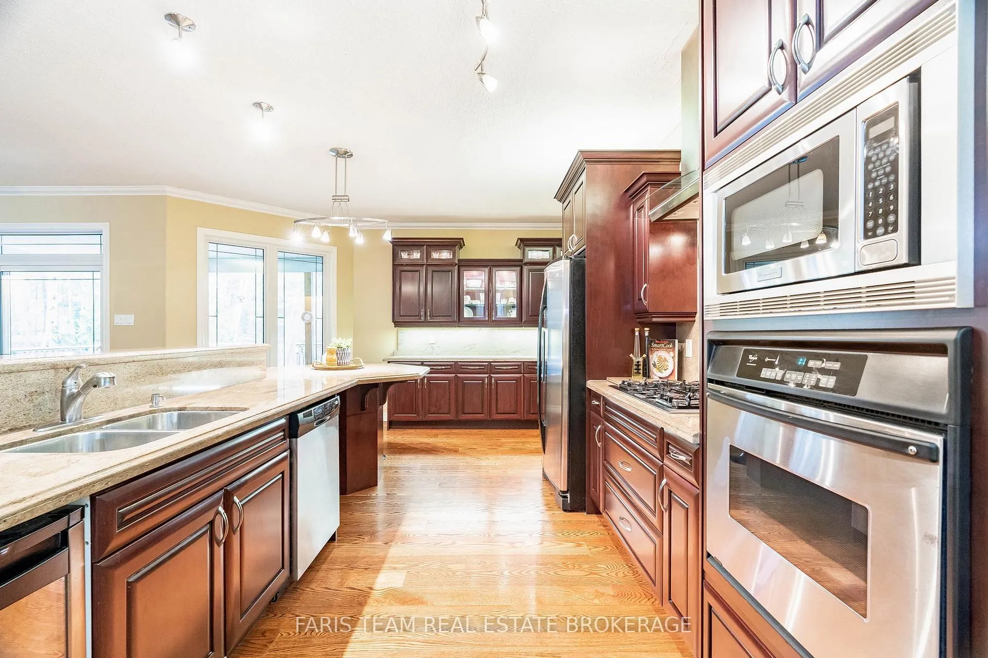 Photo 8 of 138 Knox Road E, Wasaga Beach — HOMEH
