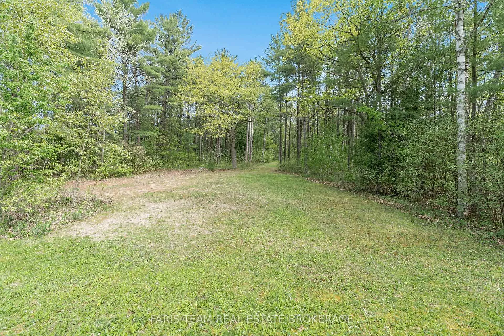 Photo 34 of 138 Knox Road E, Wasaga Beach — HOMEH