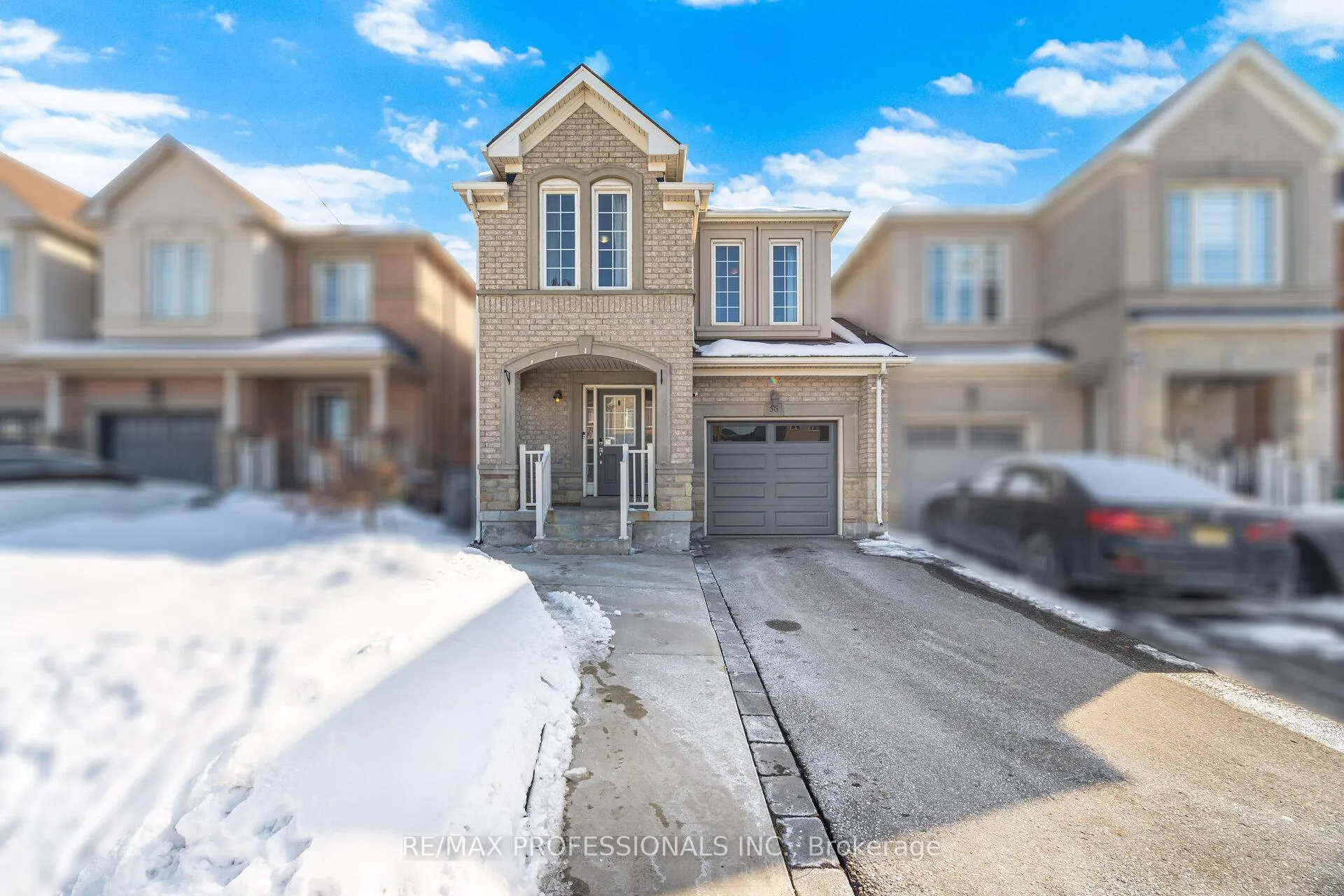 Photo 2 of 56 Lightcatcher Circle, Brampton, Bram East — HOMEH
