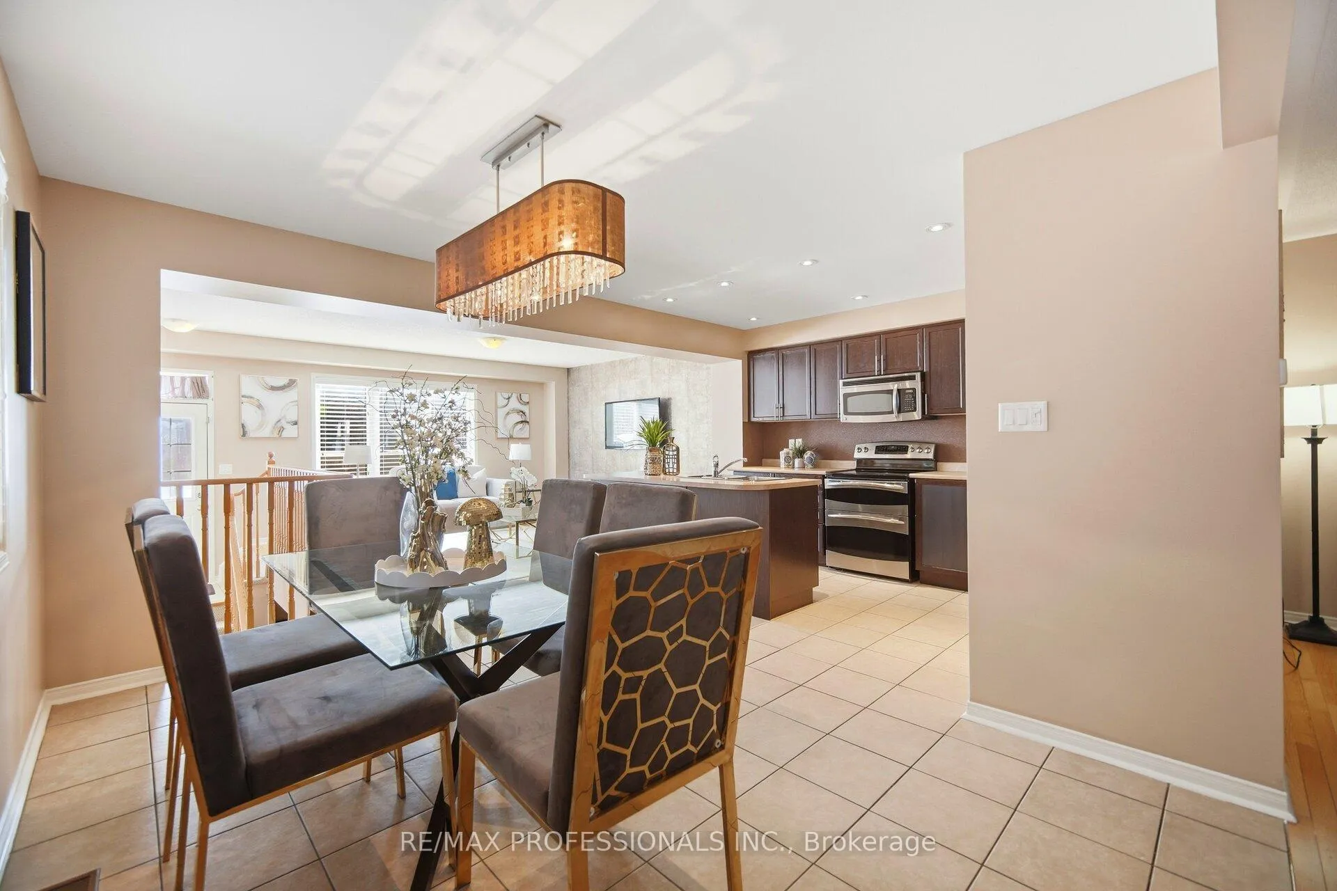 Photo 11 of 56 Lightcatcher Circle, Brampton, Bram East — HOMEH