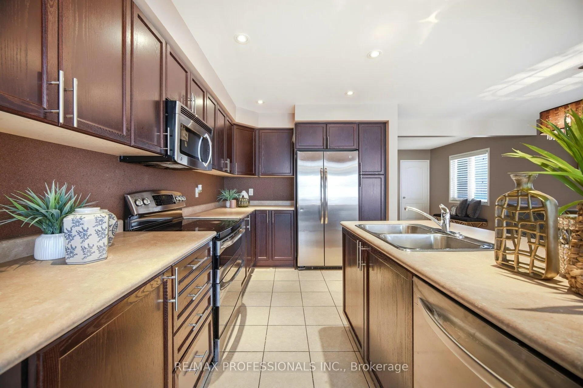 Photo 14 of 56 Lightcatcher Circle, Brampton, Bram East — HOMEH