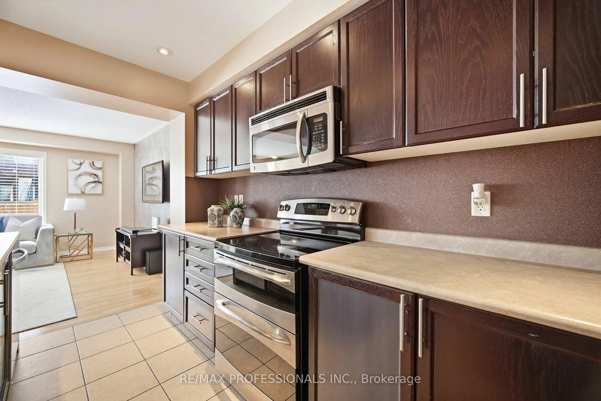 Photo 15 of 56 Lightcatcher Circle, Brampton, Bram East — HOMEH