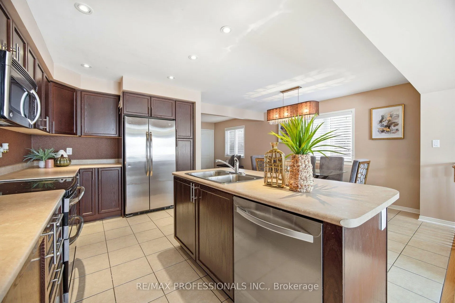 Photo 16 of 56 Lightcatcher Circle, Brampton, Bram East — HOMEH