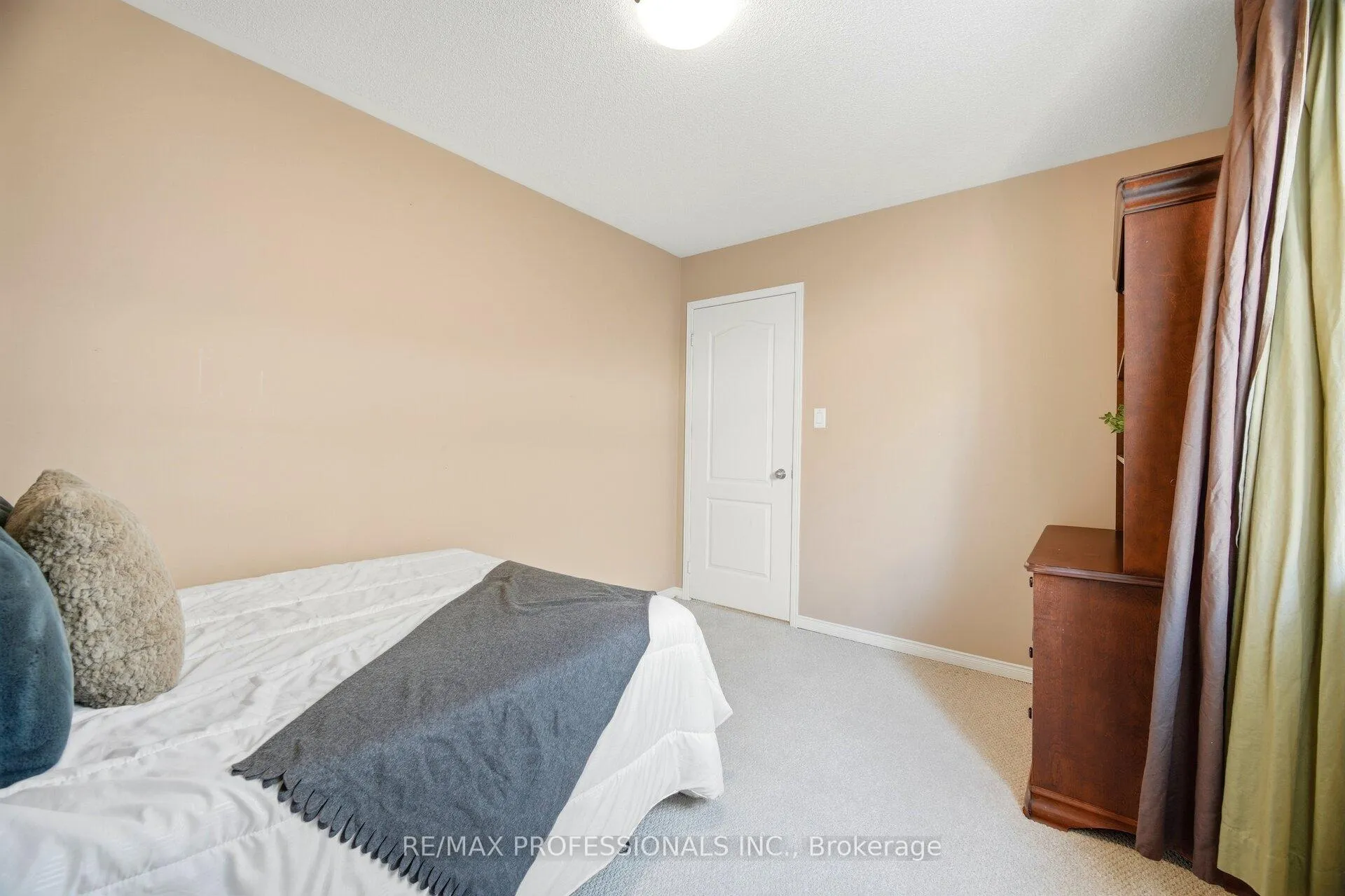 Photo 33 of 56 Lightcatcher Circle, Brampton, Bram East — HOMEH
