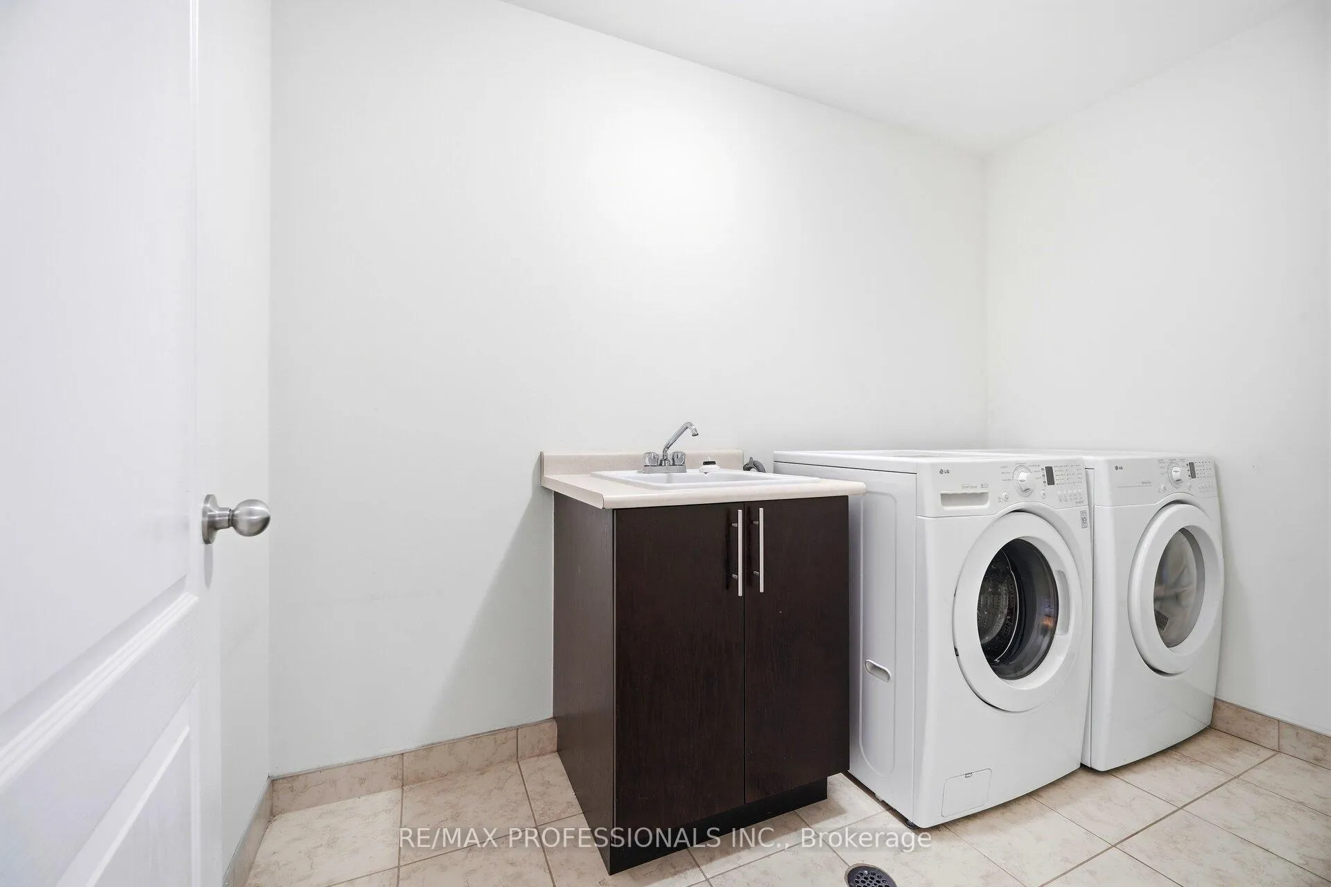 Photo 35 of 56 Lightcatcher Circle, Brampton, Bram East — HOMEH