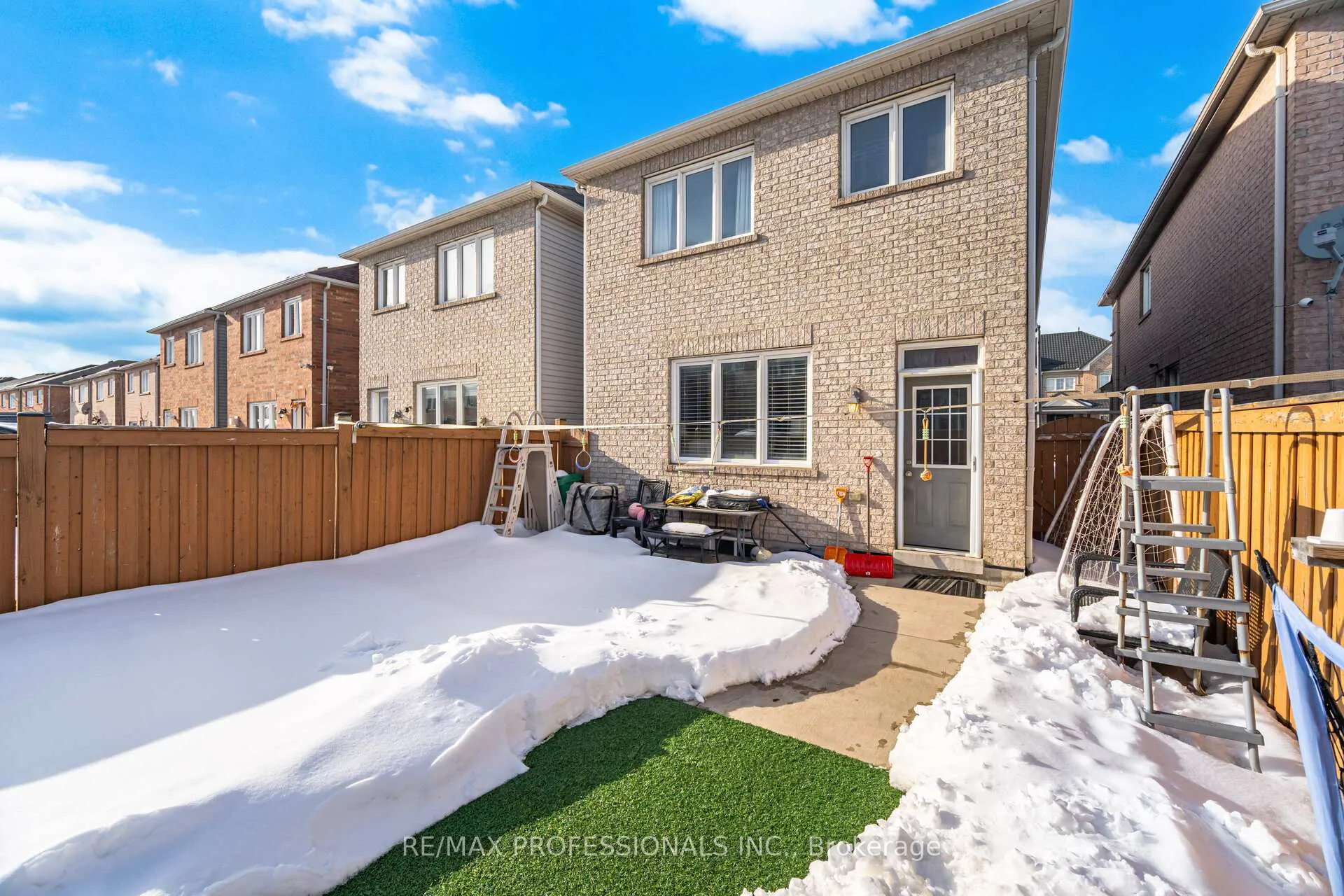 Photo 39 of 56 Lightcatcher Circle, Brampton, Bram East — HOMEH