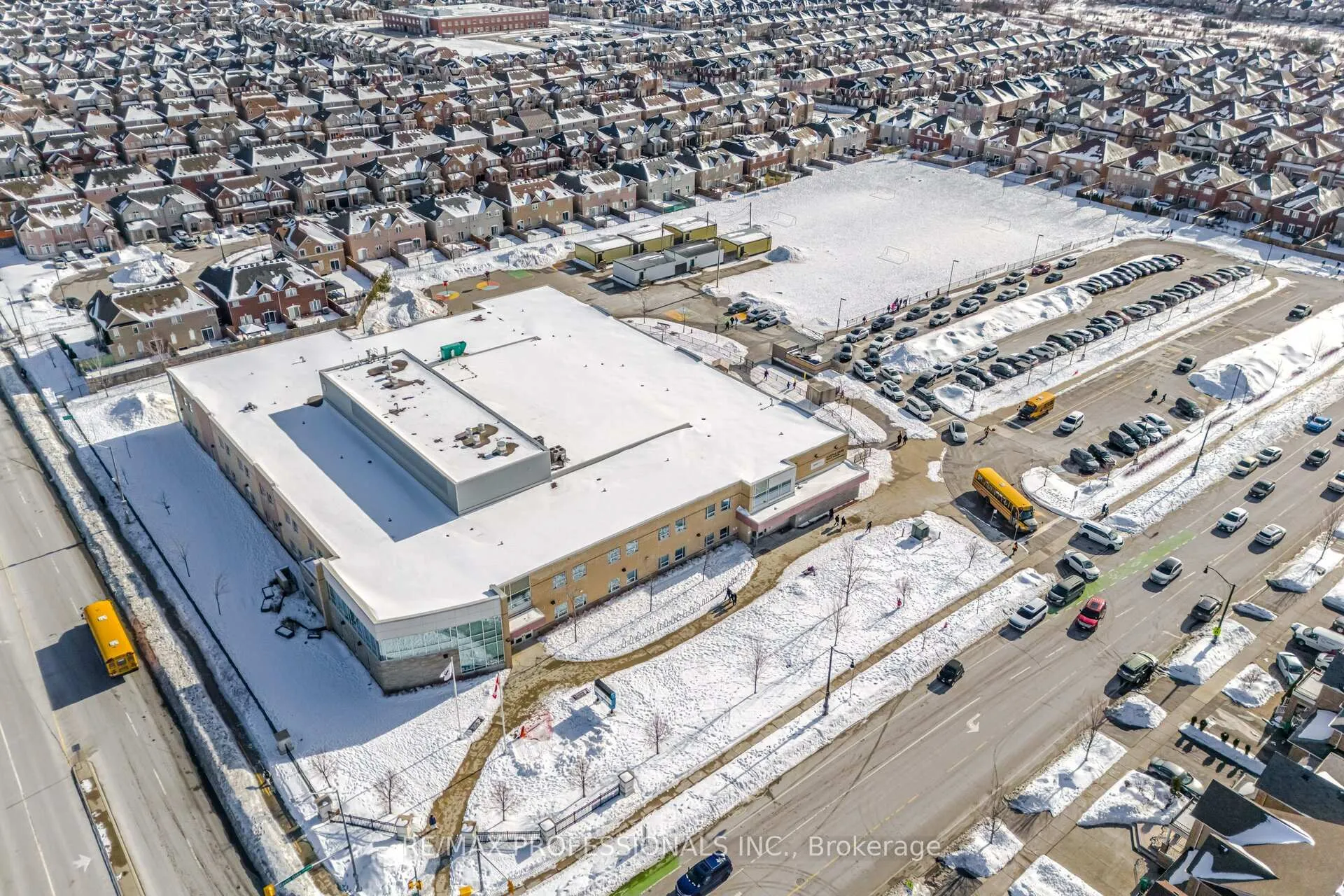 Photo 46 of 56 Lightcatcher Circle, Brampton, Bram East — HOMEH