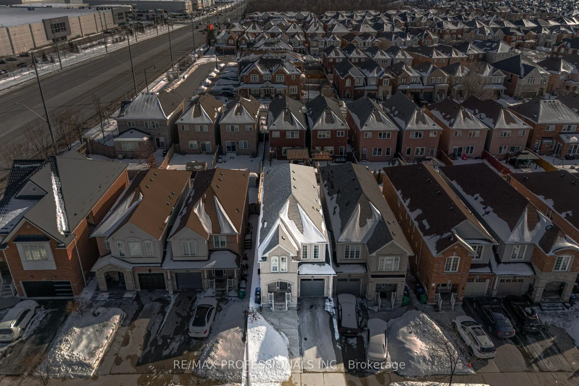 Photo 48 of 56 Lightcatcher Circle, Brampton, Bram East — HOMEH