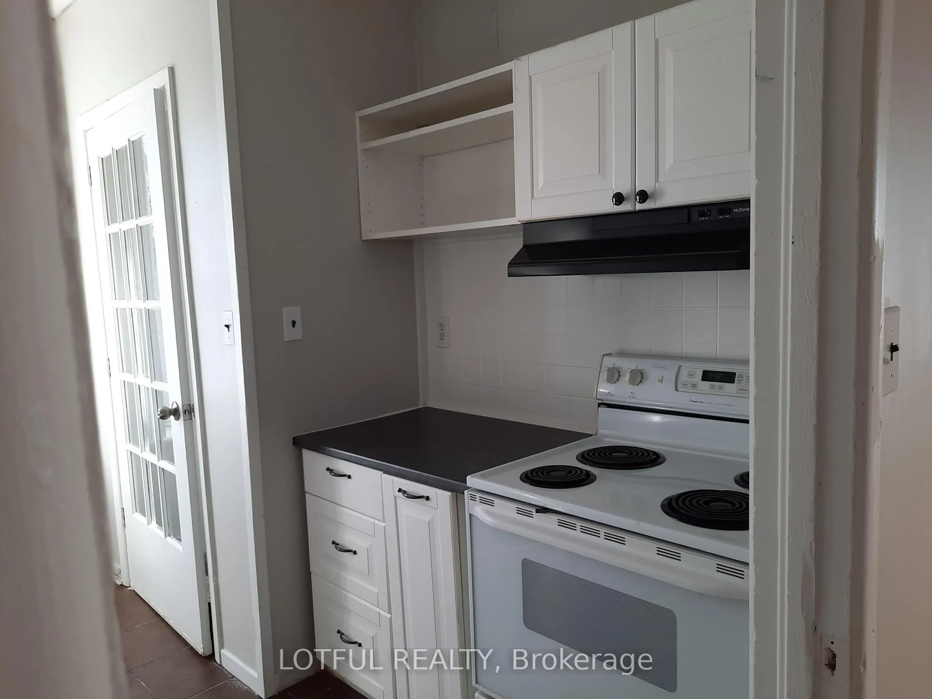 Photo 4 of Unit 3, 2073 Dundas Street, Edwardsburgh/Cardinal, Town of Cardinal — HOMEH
