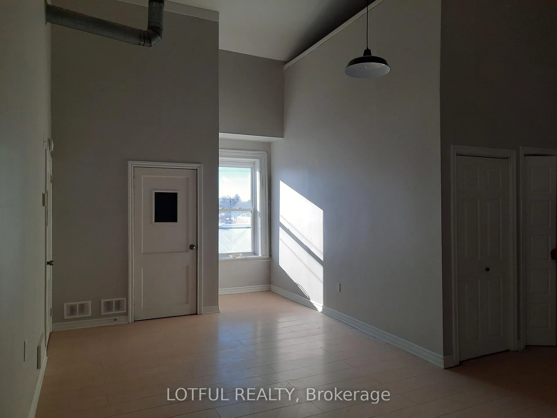 Photo 5 of Unit 3, 2073 Dundas Street, Edwardsburgh/Cardinal, Town of Cardinal — HOMEH